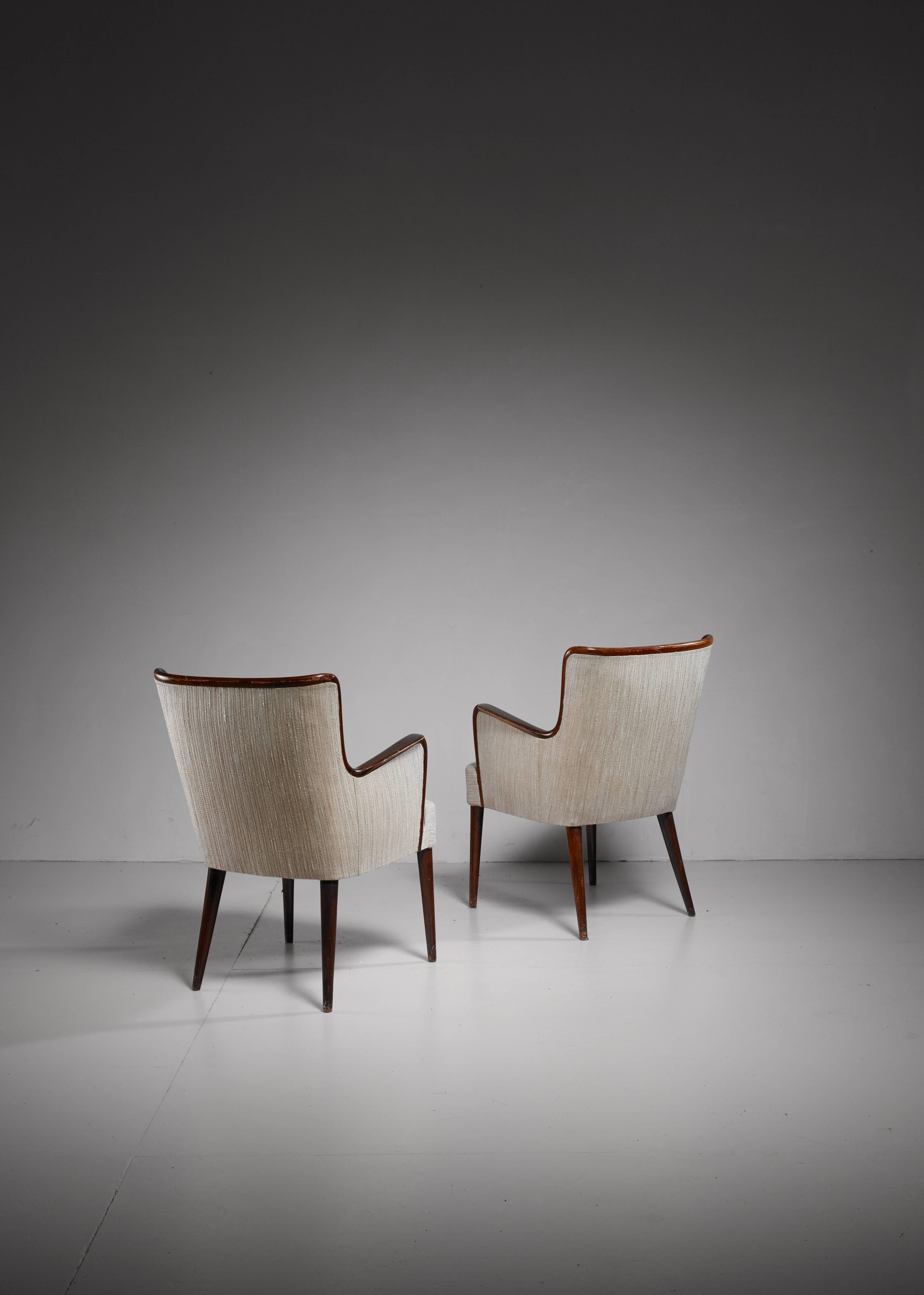 Osvaldo Borsani Pair of Rare Side Chairs, Italy, 1940s In Excellent Condition In Maastricht, NL