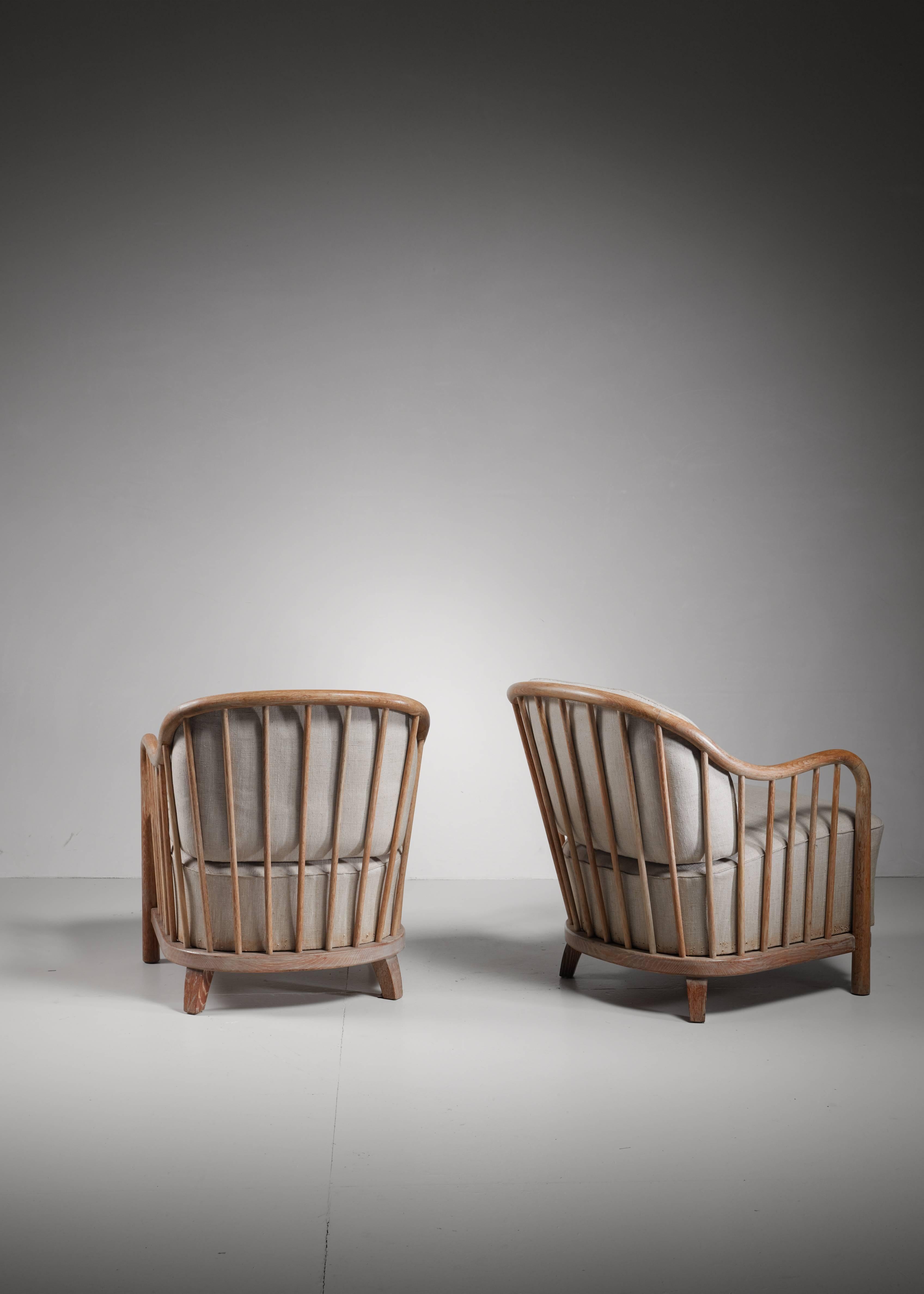 Mid-Century Modern Pair of Spindle Lounge Chairs from Italy, 1930s For Sale
