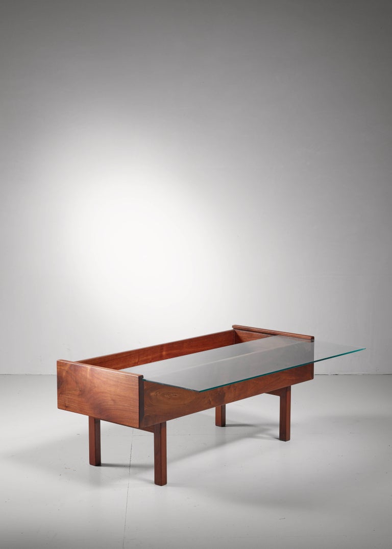 Ardden Riddle Coffee Table with Glass Top, USA, 1970s For Sale at 1stDibs