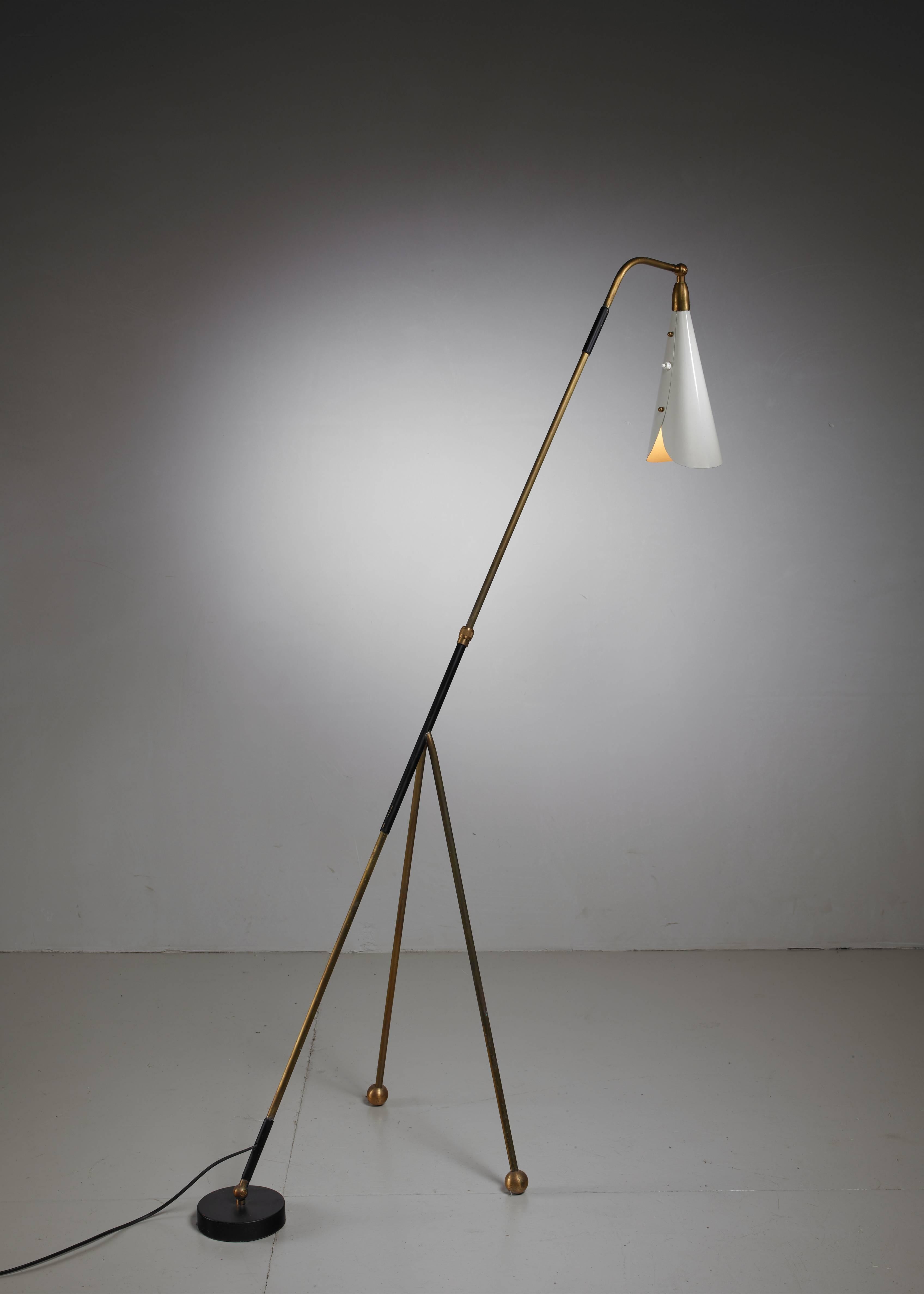 Mid-20th Century Italian Brass and Metal Floor Lamp, Arteluce Style, 1950s