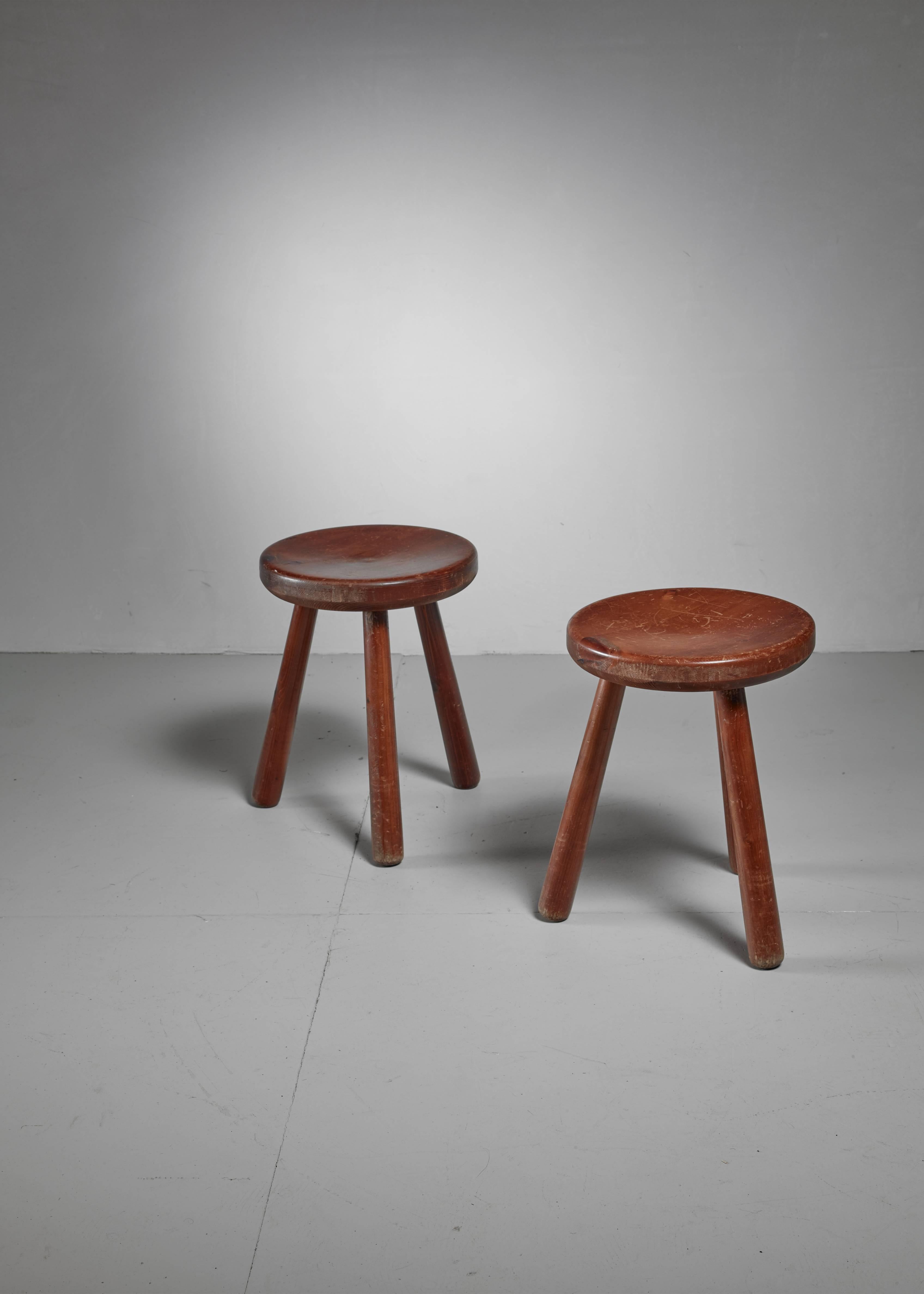 Mid-Century Modern Pair of French Campagne Style Tripod Stools, 1950s For Sale