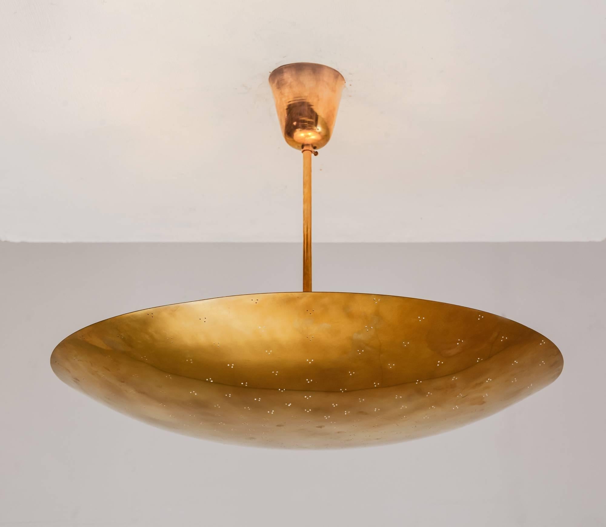 Paavo Tynell rare and large pendant in brass, Finland, 1940s For Sale 2