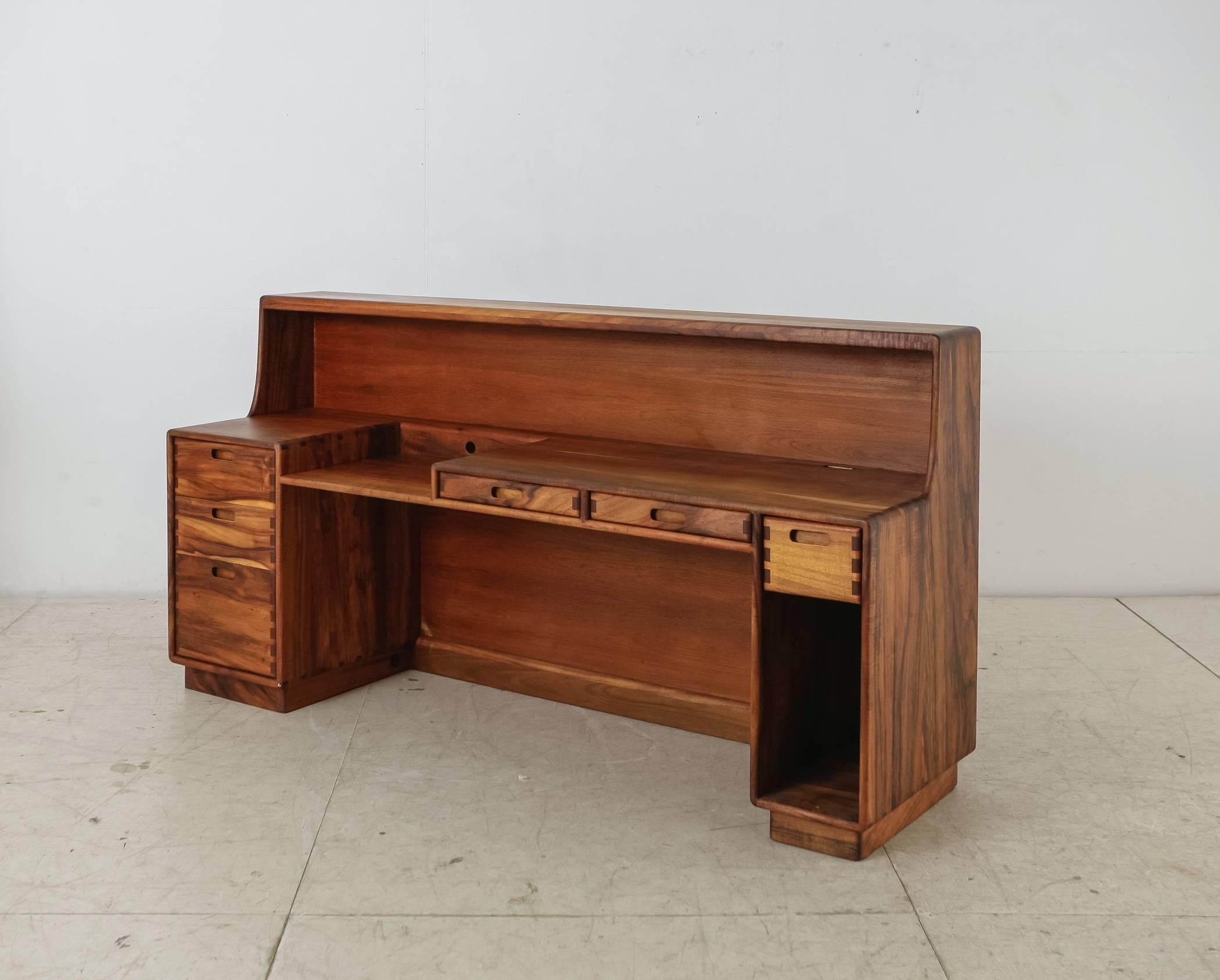 American Craftsman Unique and Large Jim Sweeney Wooden Studio Craft Desk, USA, 1970s For Sale