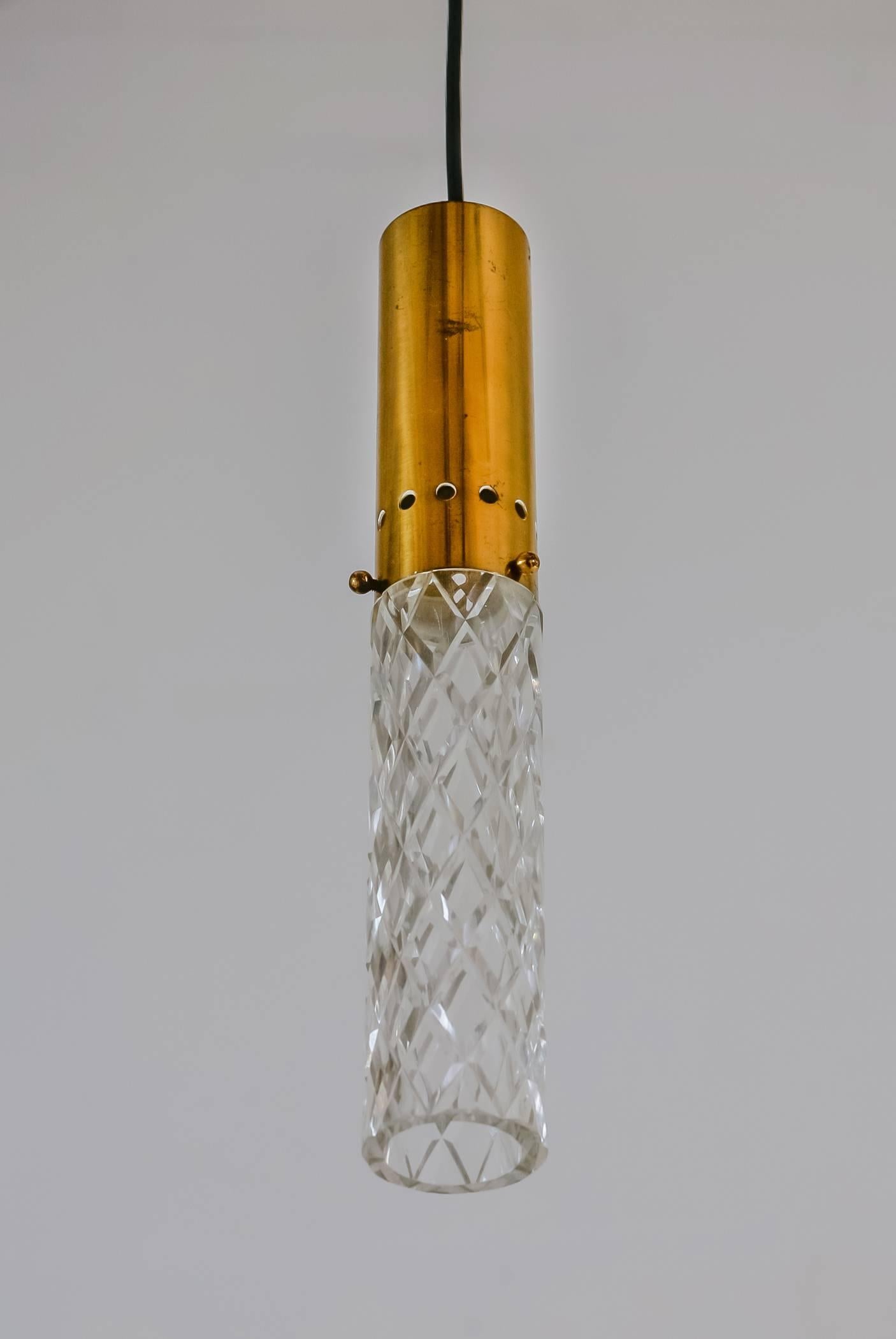 Italian Set of three Brass and Crystal thin and cylindrial pendant, Italy, 1950s For Sale