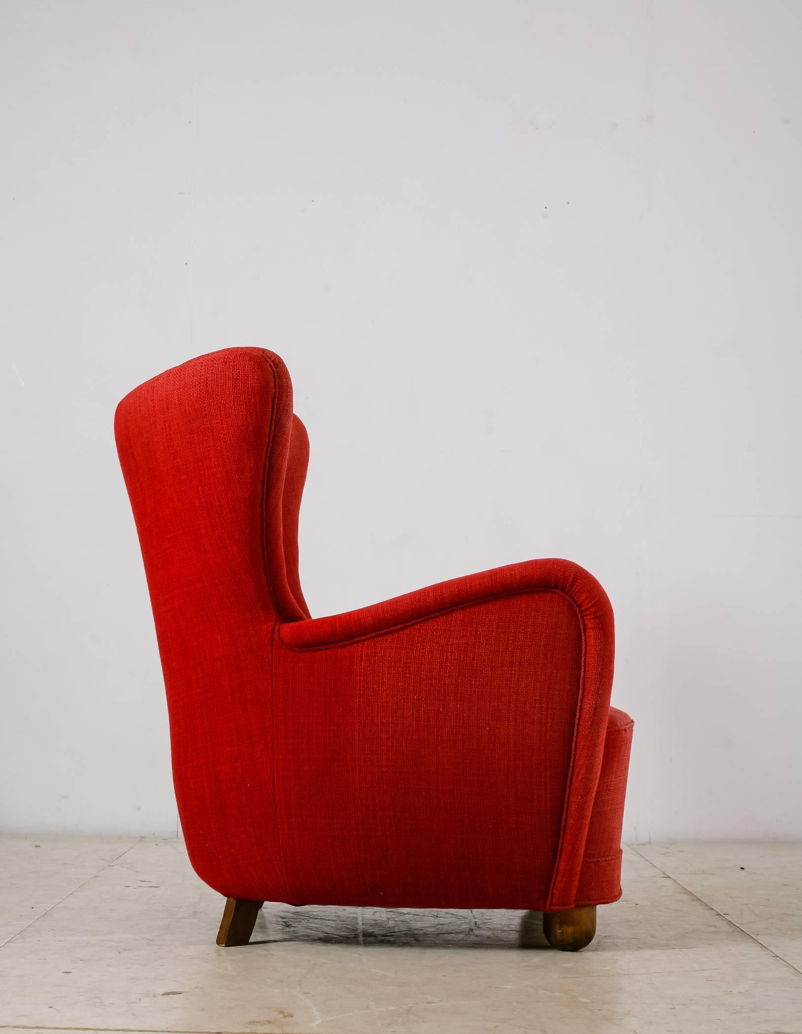Danish Highback Easy Chair with Red Wool Upholstery, 1940s In Good Condition For Sale In Maastricht, NL