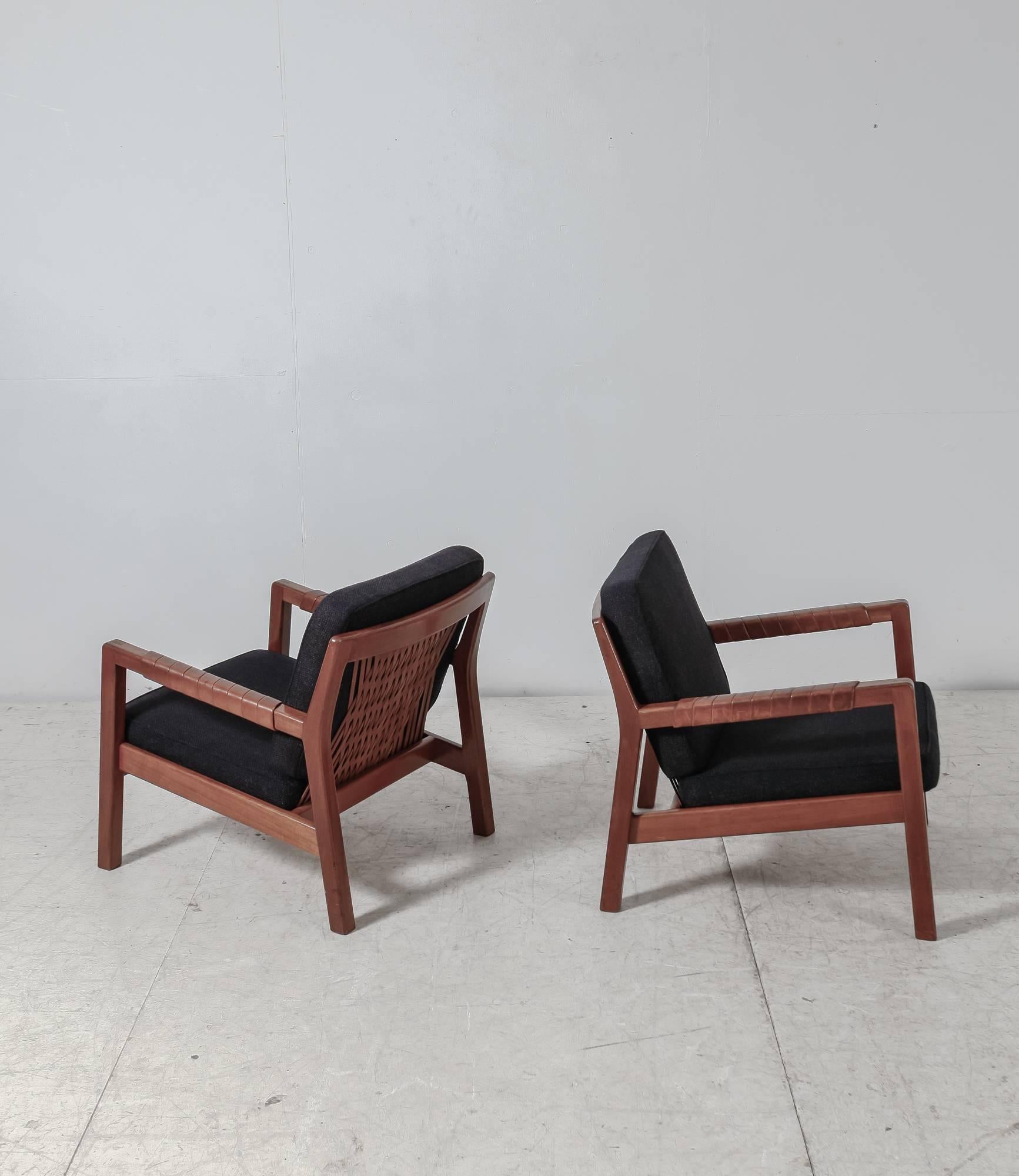 Scandinavian Modern Carl-Gustav Hiort af Ornäs Pair Oak and Leather Armchairs, Finland, 1950s For Sale