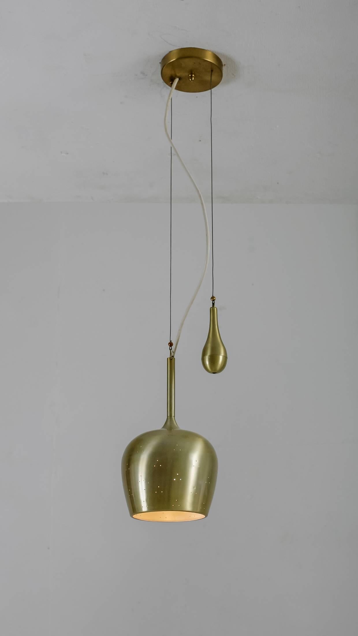 Scandinavian Modern Pair Paavo Tynell Brass Brandy Snifter Shaped Pendant Lamps, Finland, 1950s For Sale