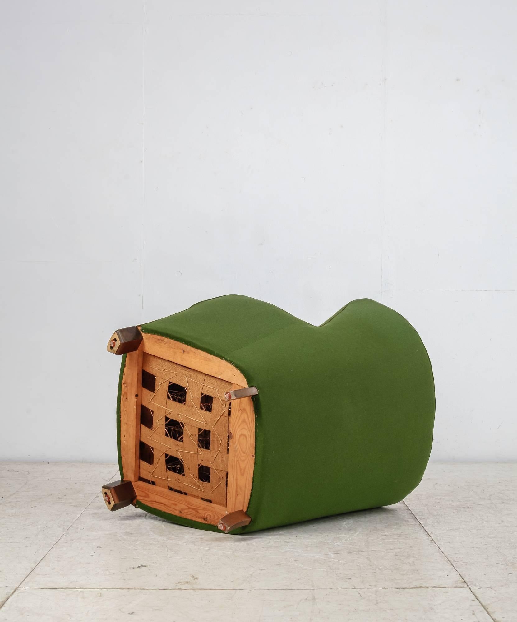 Danish Wingback Lounge Chair with Green Wool Upholstery, 1940s In Good Condition In Maastricht, NL