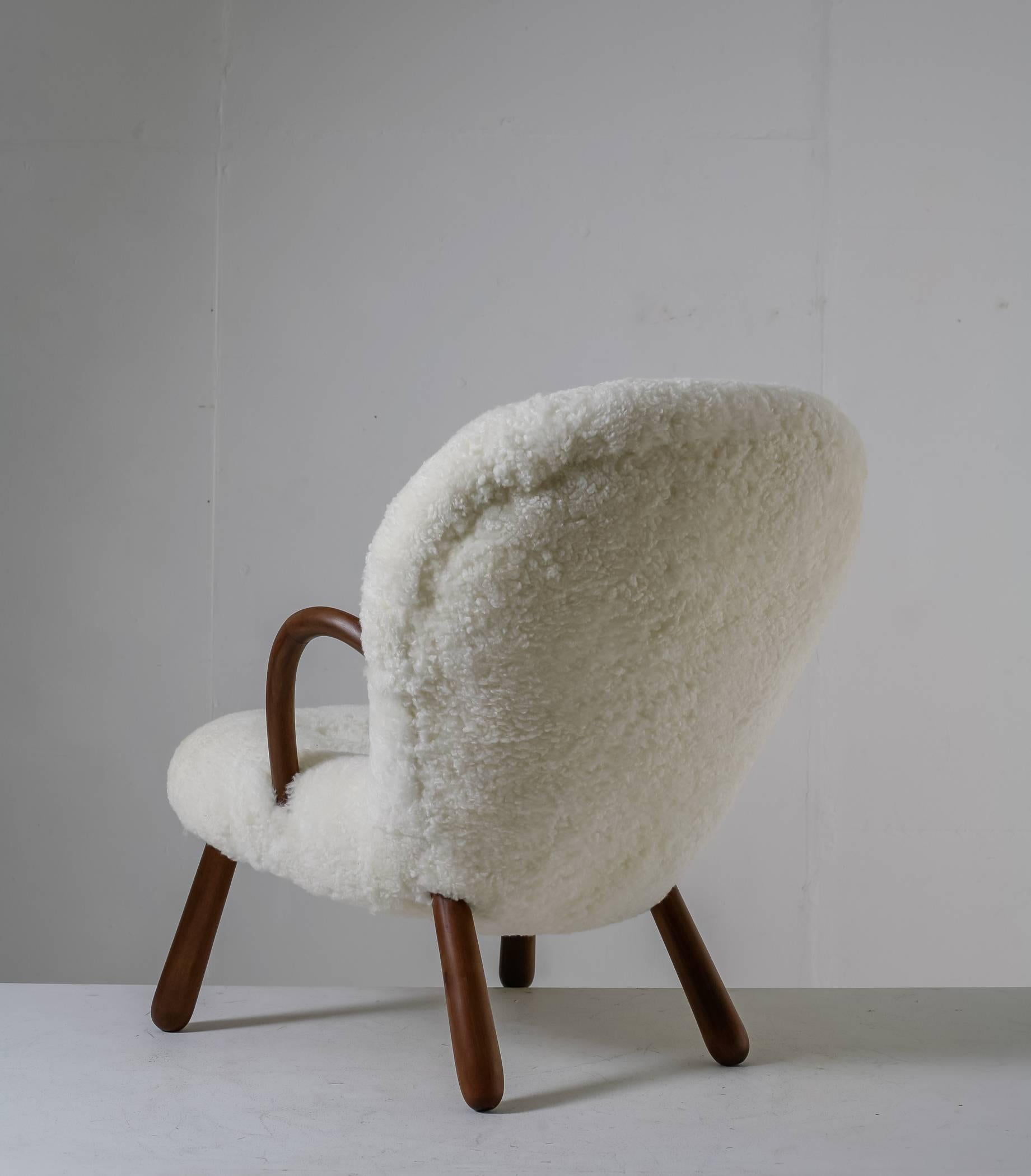 Scandinavian Modern Philip Arctander Clam Chair, Denmark, 1940s For Sale