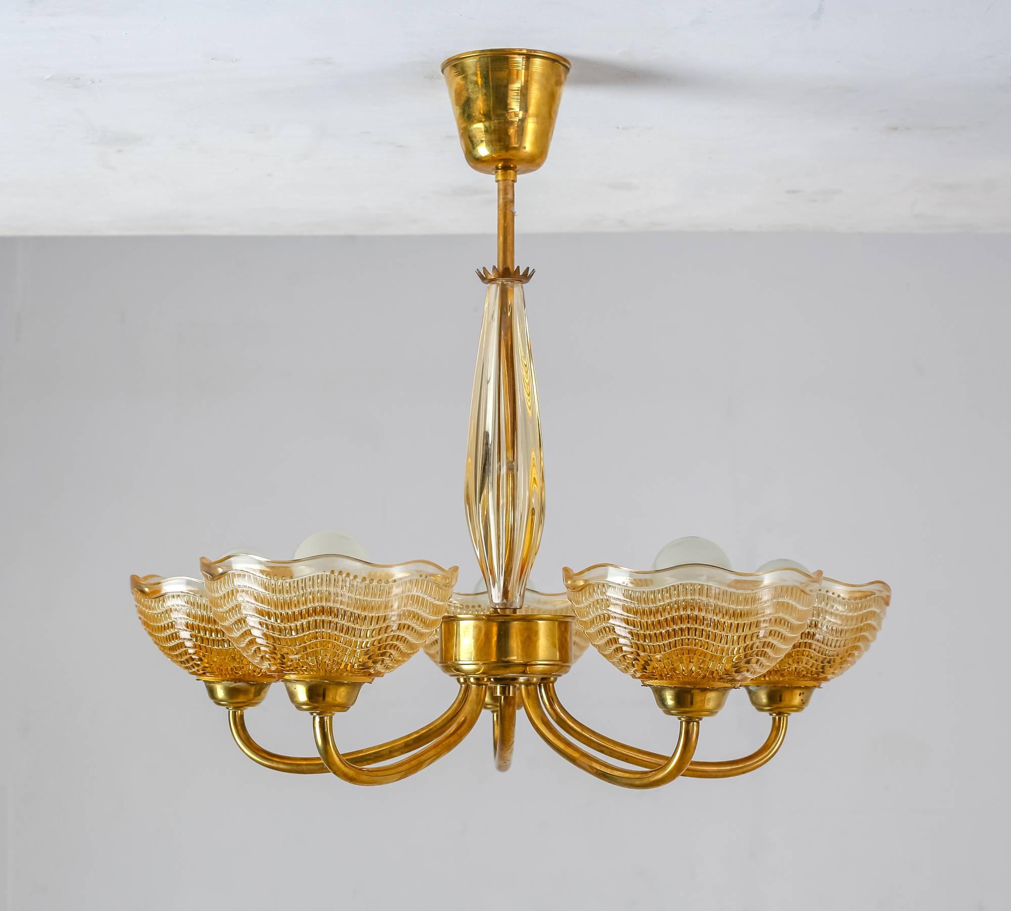 Swedish Orrefors Brass and Yellow Glass Five-Arm Chandelier, Sweden, 1940s For Sale
