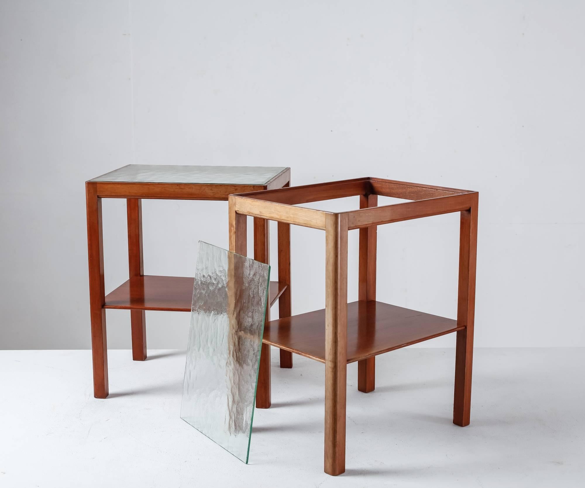 Thorald Madsen Pair of Mahogany Side Tables with Glass Top, Denmark, 1930s In Excellent Condition For Sale In Maastricht, NL