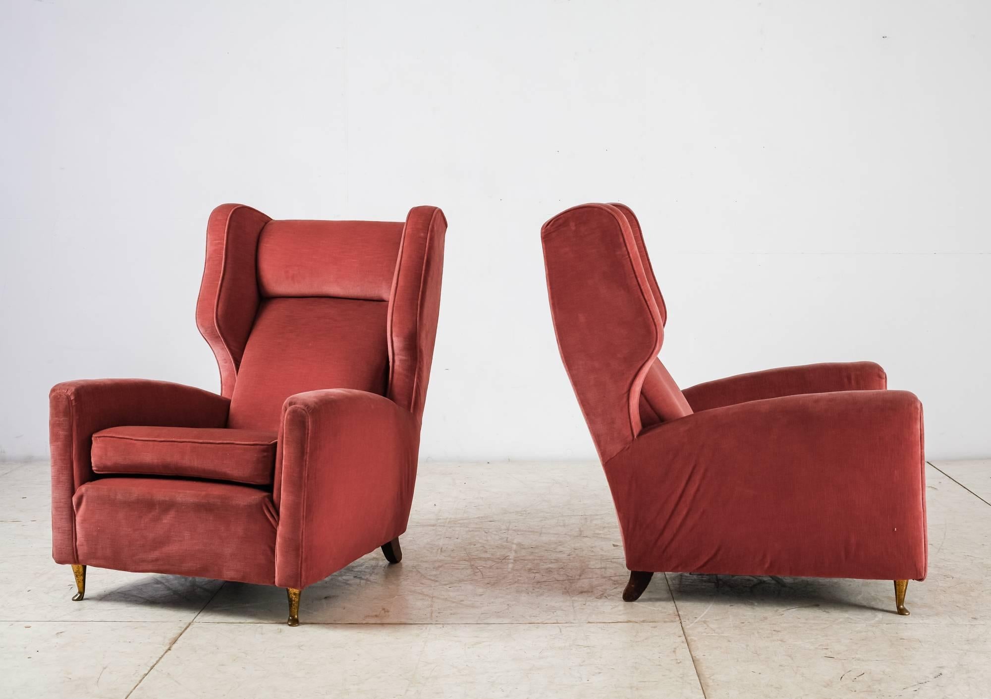 Mid-Century Modern Paolo Buffa Pair of Coral Red Wingback Lounge Chairs, Italy, 1940s For Sale