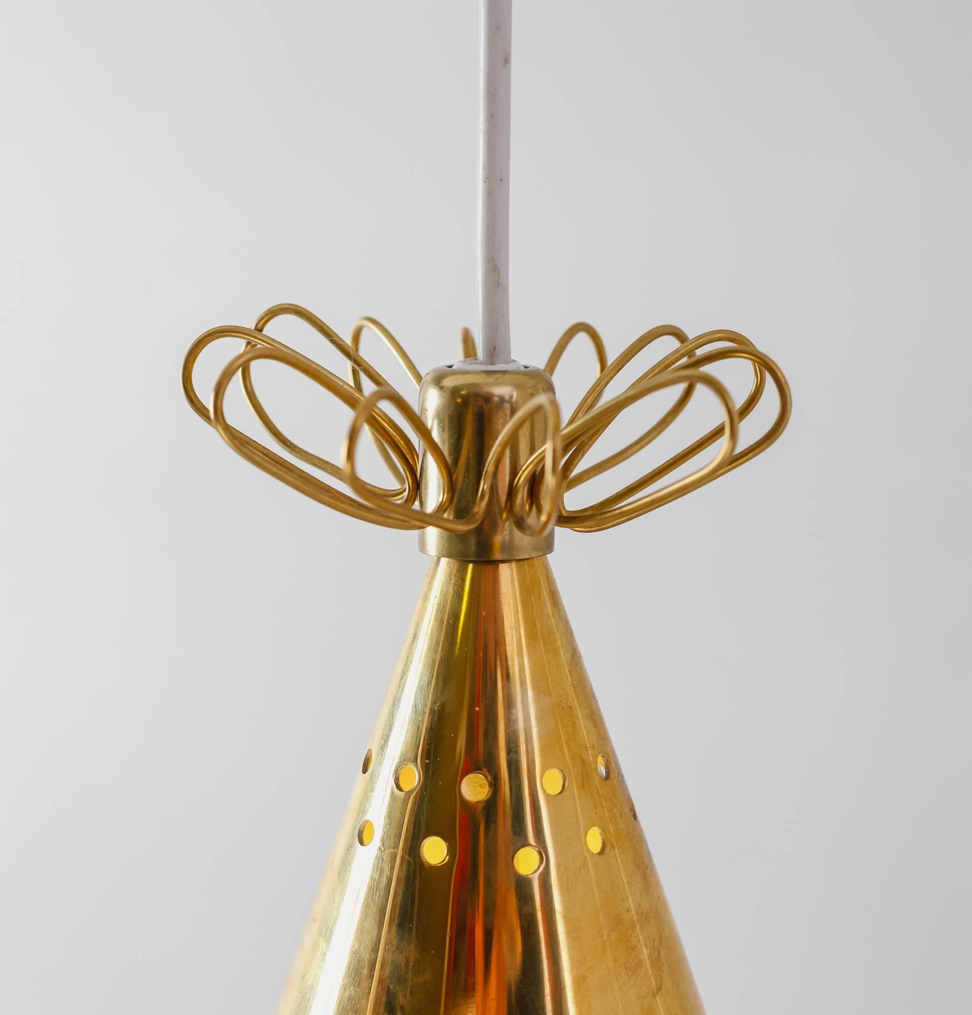 Paavo Tynell Rare Brass Cone Shaped Pendant for Taito, Finland, 1940s In Excellent Condition For Sale In Maastricht, NL