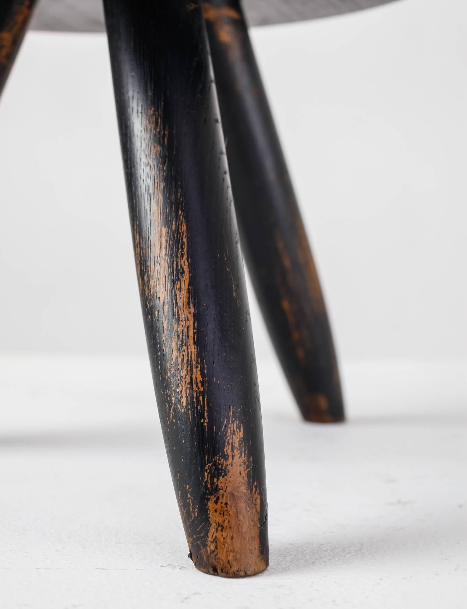 Charlotte Perriand Low Black Ash Tripod Stool, France, 1950s-1960s In Excellent Condition For Sale In Maastricht, NL