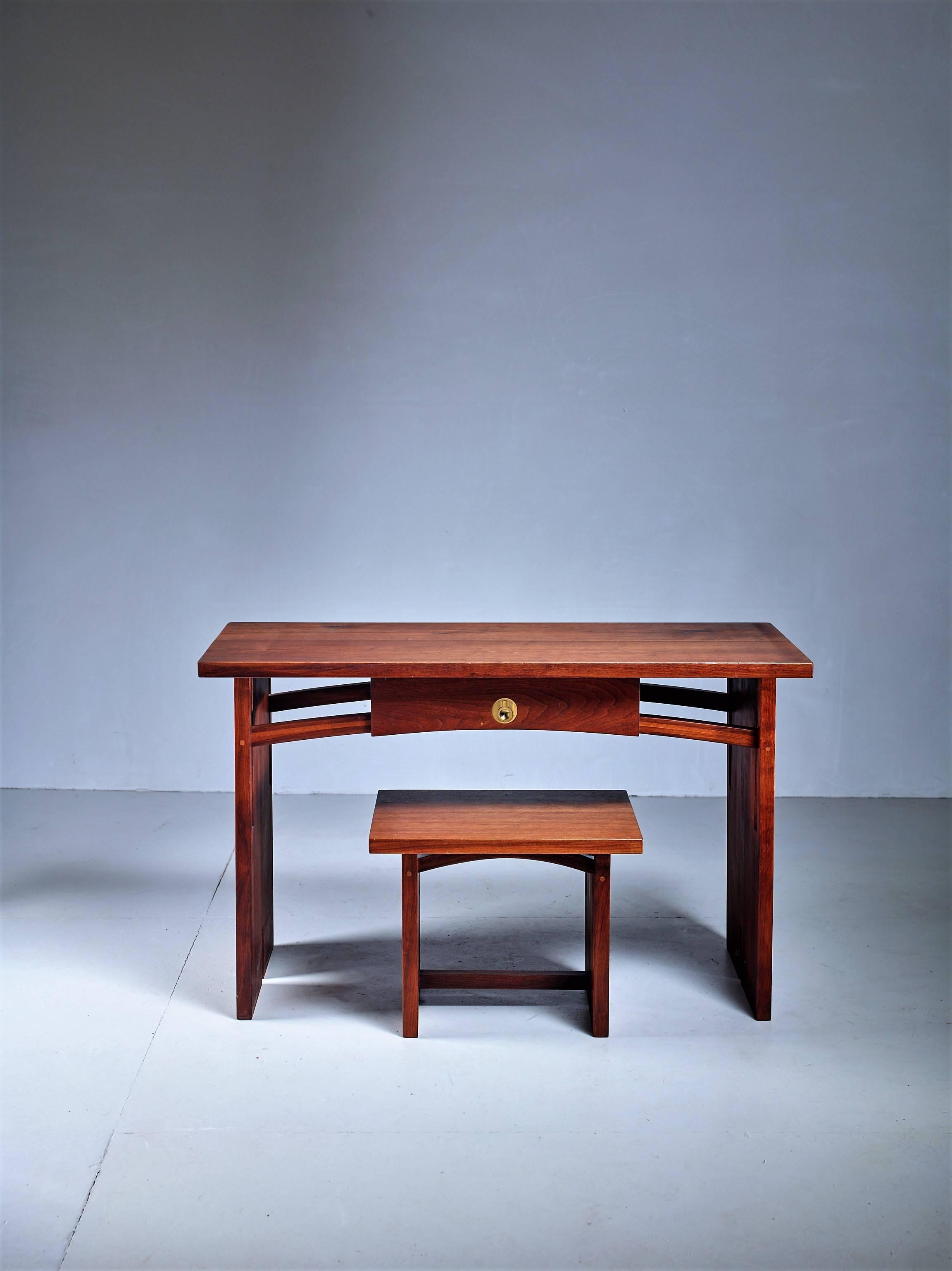 American Craftsman David Barr Walnut Desk and Matching Stool, USA For Sale
