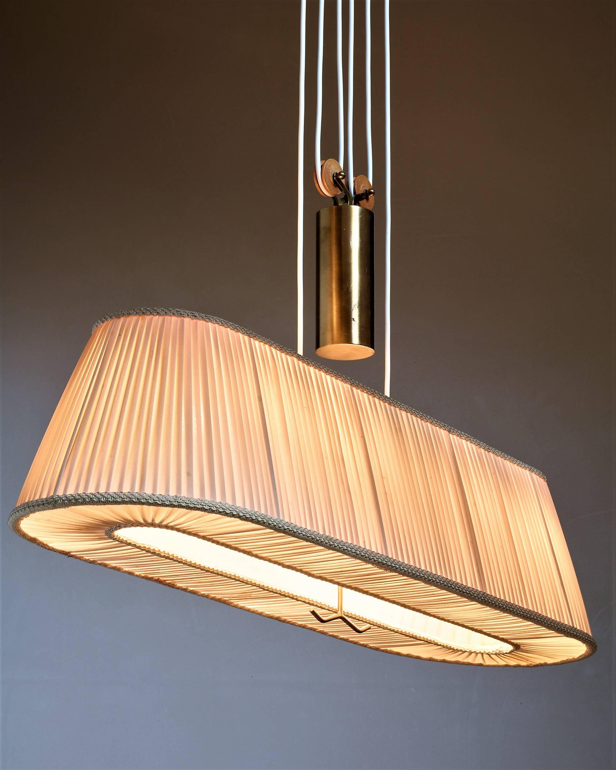 Pendant with Pleated Fabric Shade and Brass Counterweight Andpleded Sweden, 1940 In Good Condition In Maastricht, NL