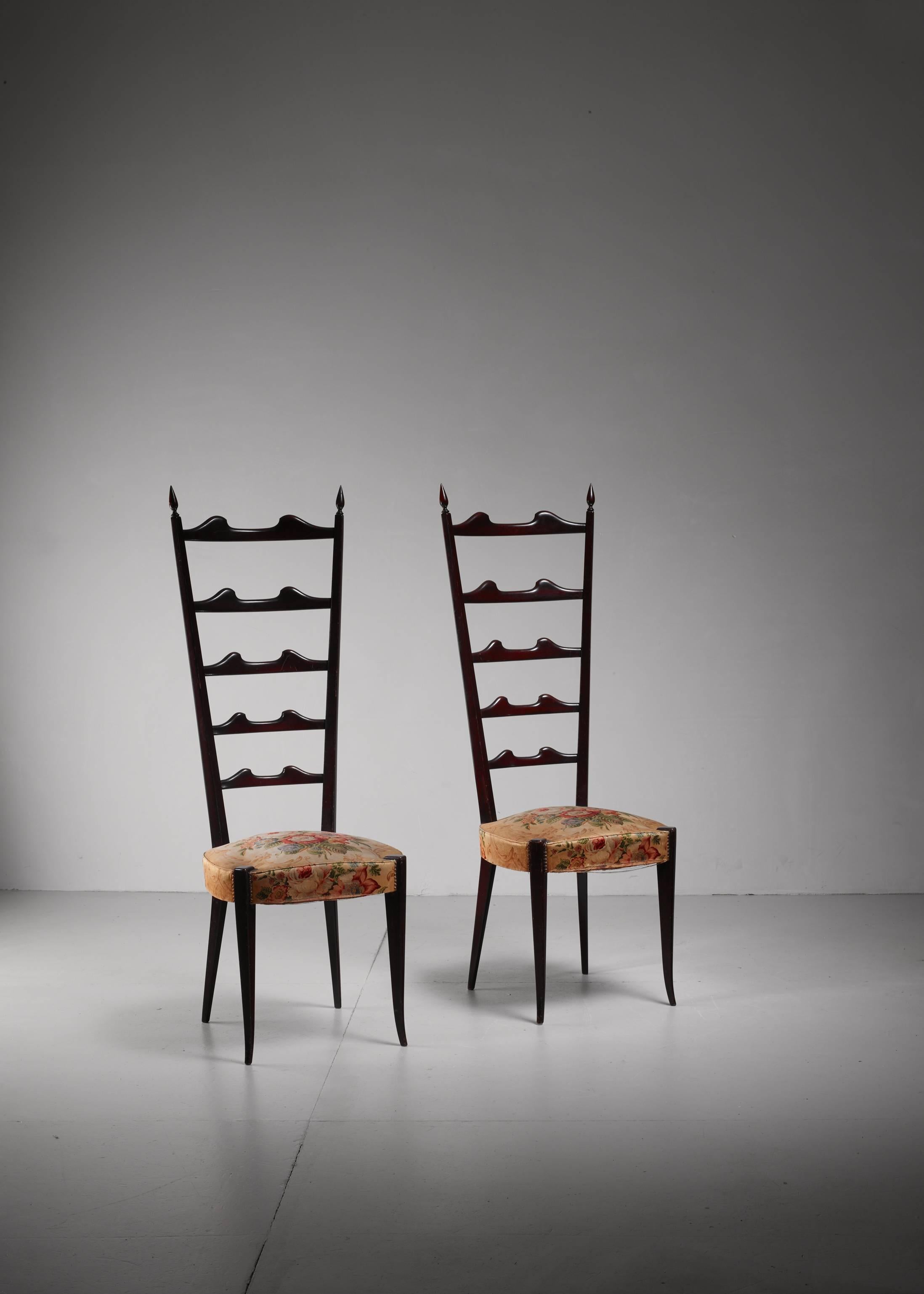 Italian Paolo Buffa Pair of Mahogany Chiavari Chairs, Italy, 1950s For Sale