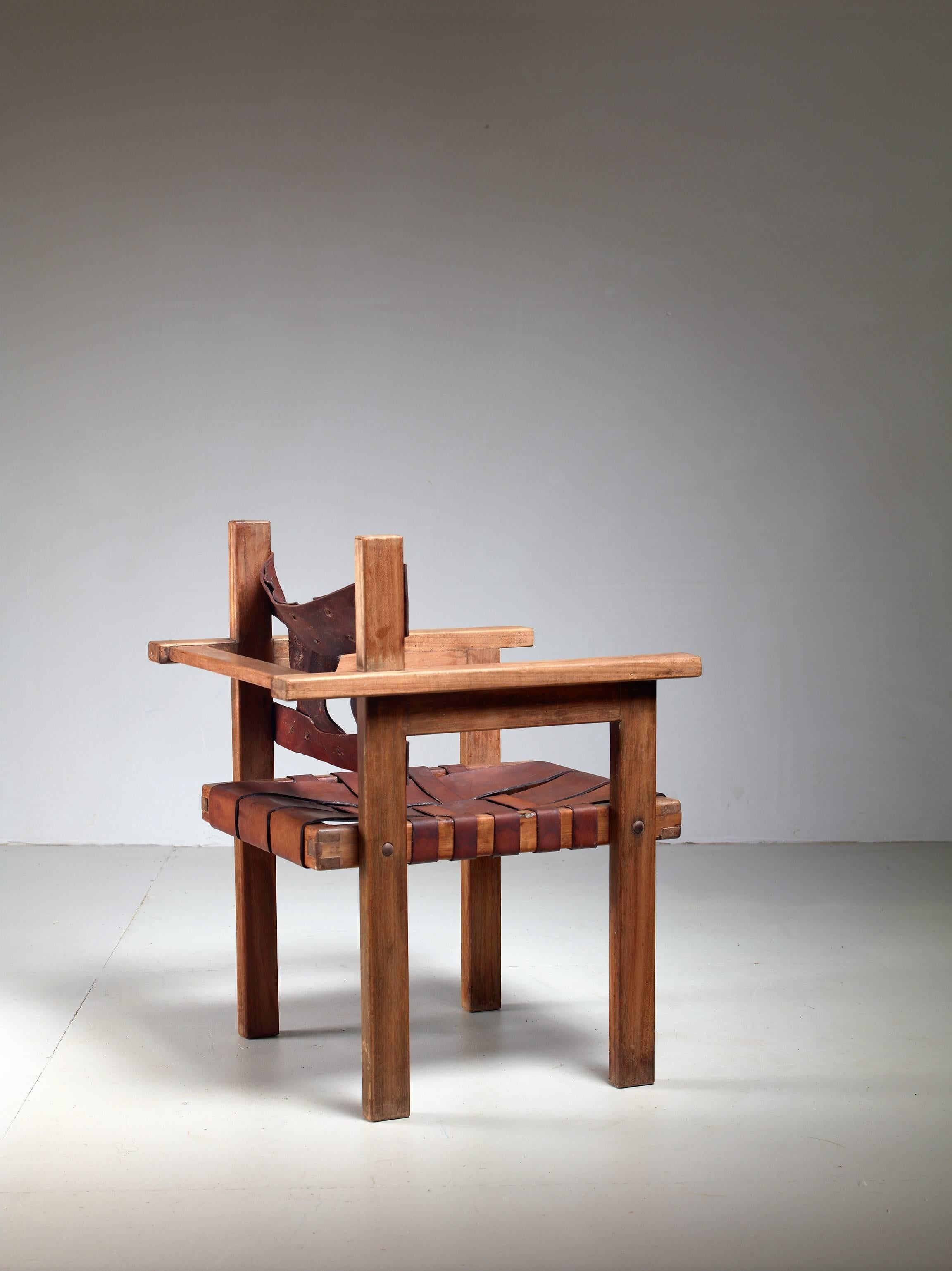 Modern Nutwood and leather modernist chair, France, 1940s For Sale