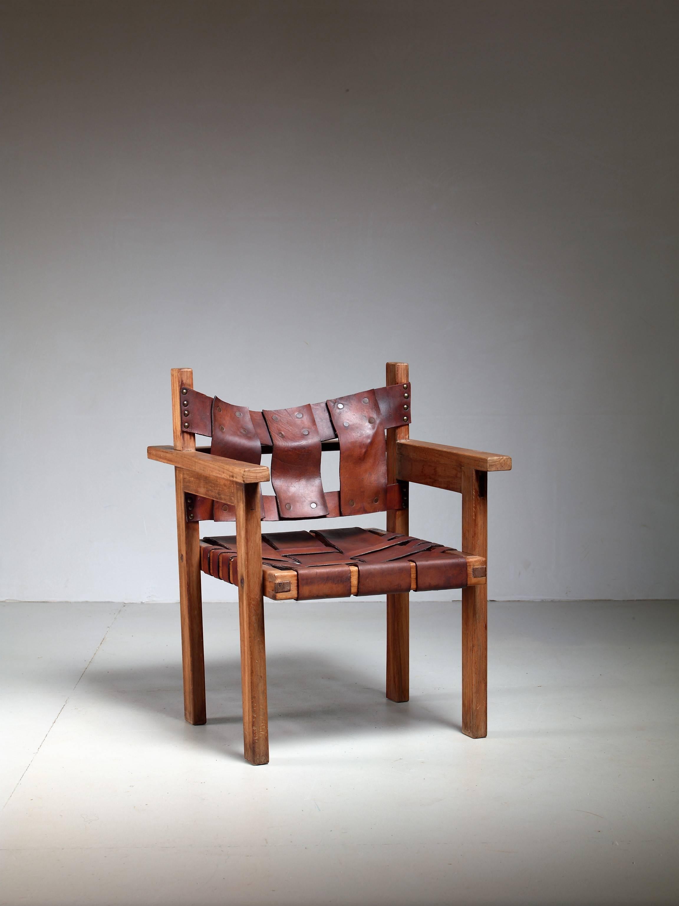 Mid-20th Century Nutwood and leather modernist chair, France, 1940s For Sale