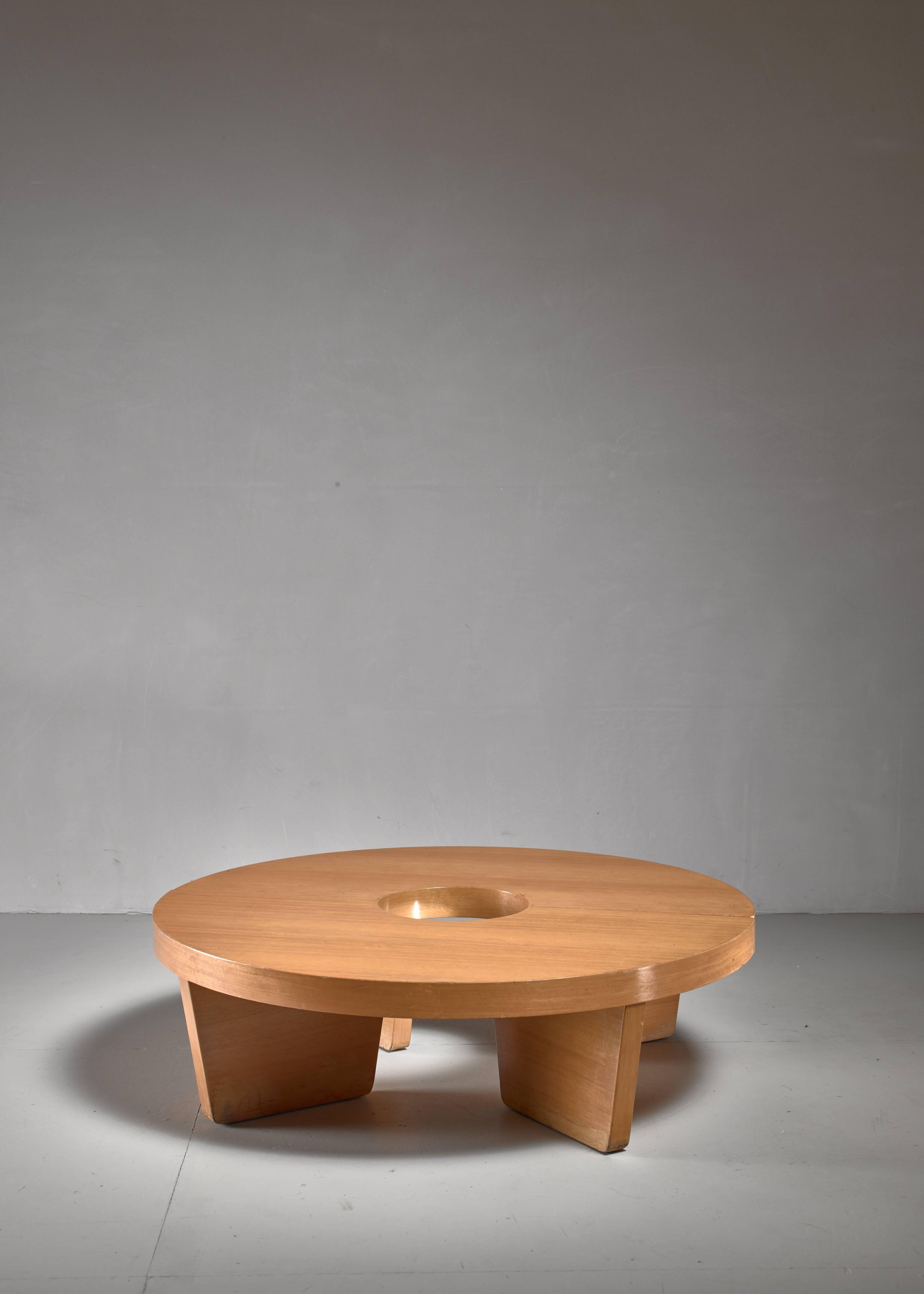 The Nuclear coffee table by Harvey Probber can be placed in the circular position as per this first picture or in an end to end configuration.