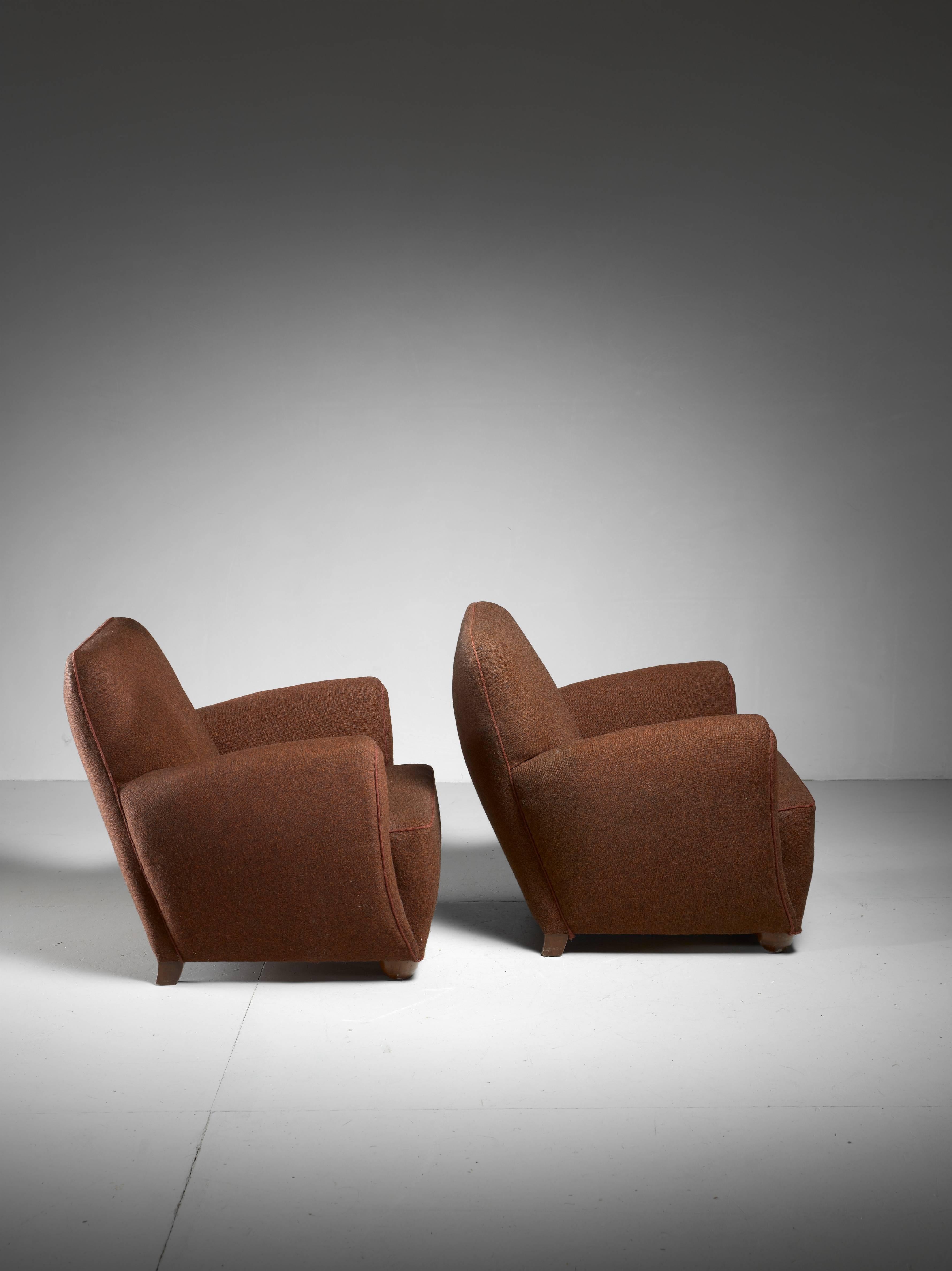 Pair of Danish Lounge Chairs with Brown Upholstery, 1940s In Excellent Condition In Maastricht, NL