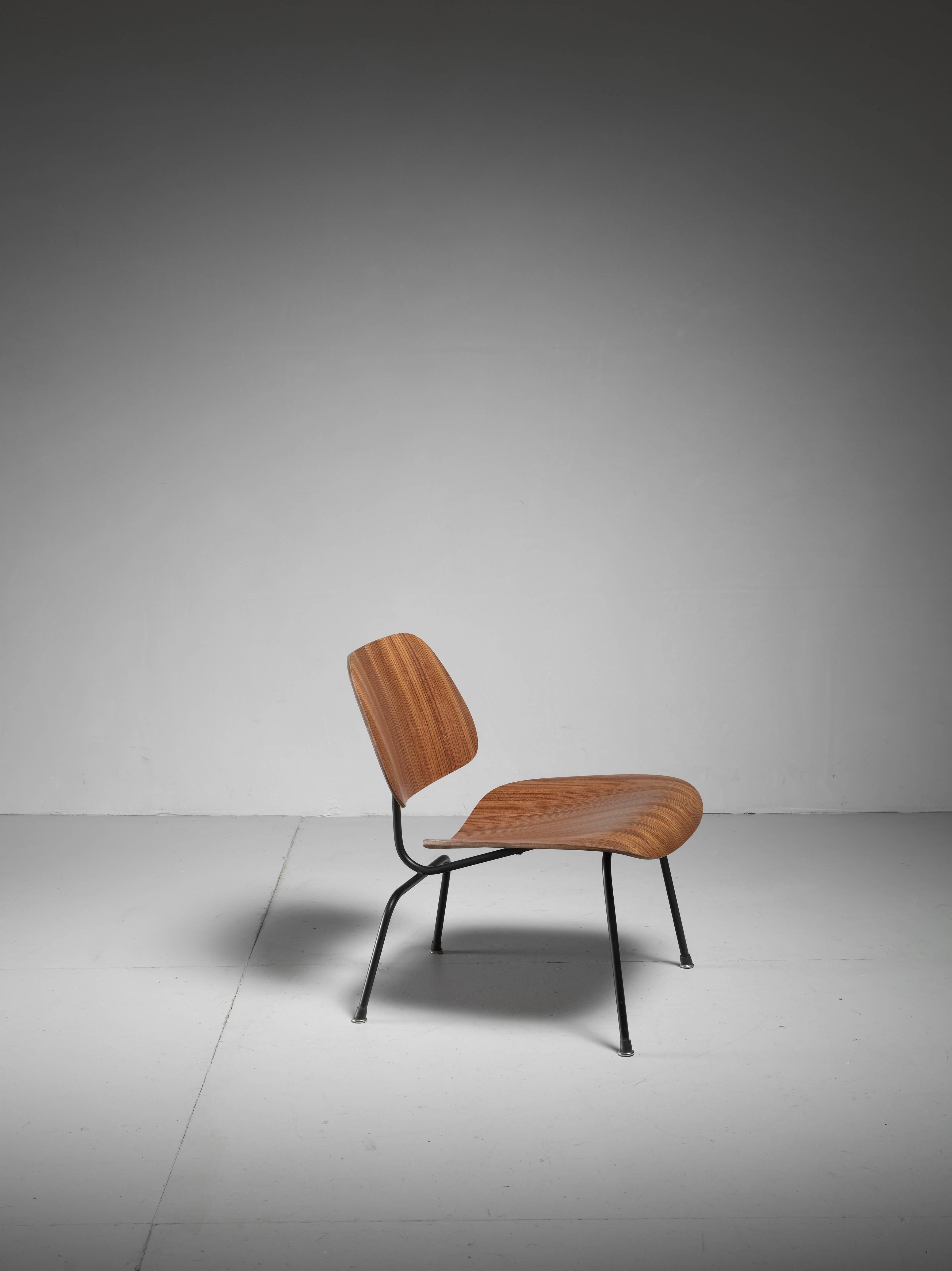 A rare zebrano wood edition of the iconic Charles and Ray LCM chair for Herman Miller in mint condition. The chair is made of a steel frame with a beautifully curved plywood seating and backrest.

Labeled by Herman Miller and in an excellent