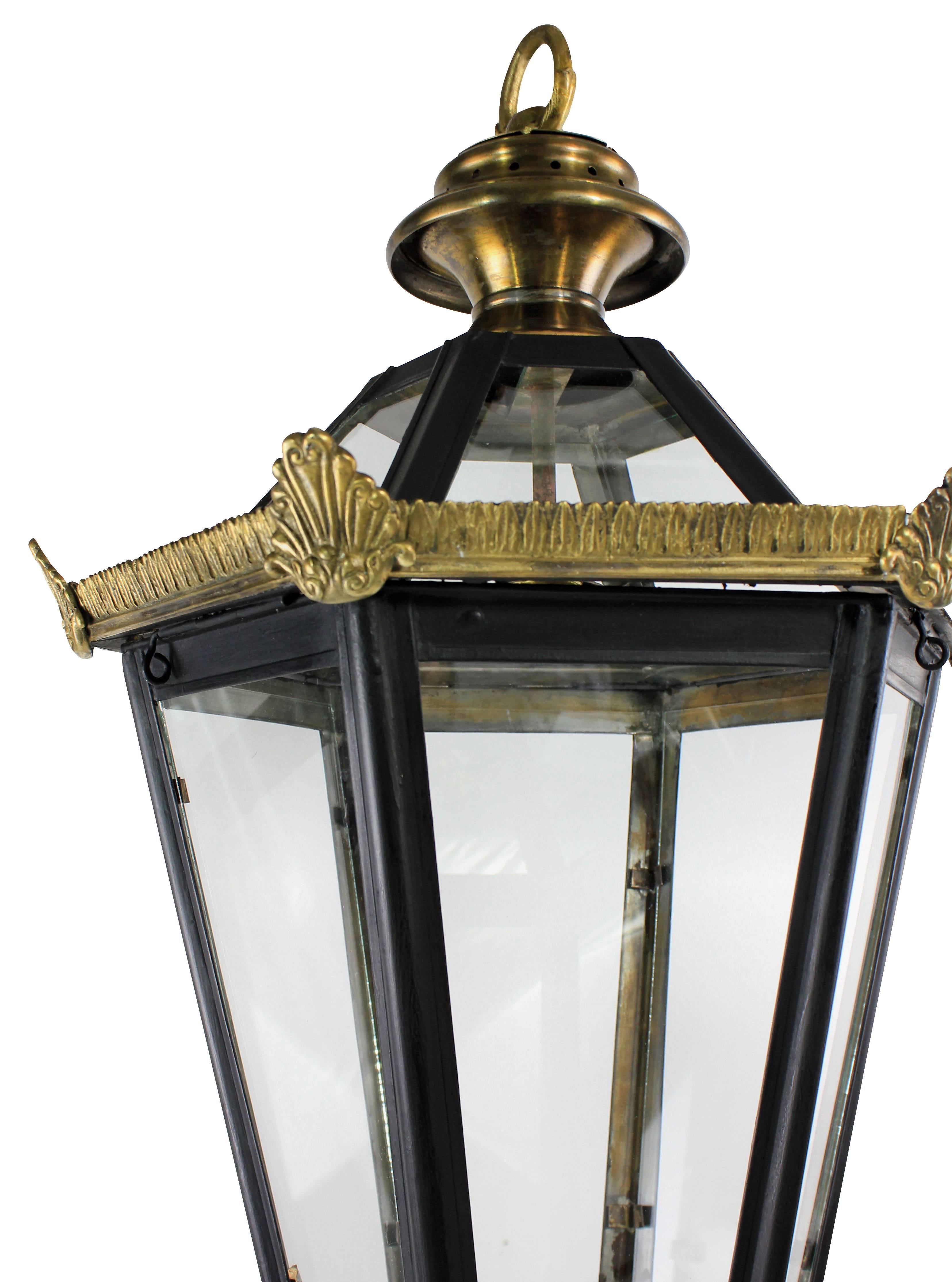 Pair of English Tole Hanging Lanterns In Excellent Condition In London, GB