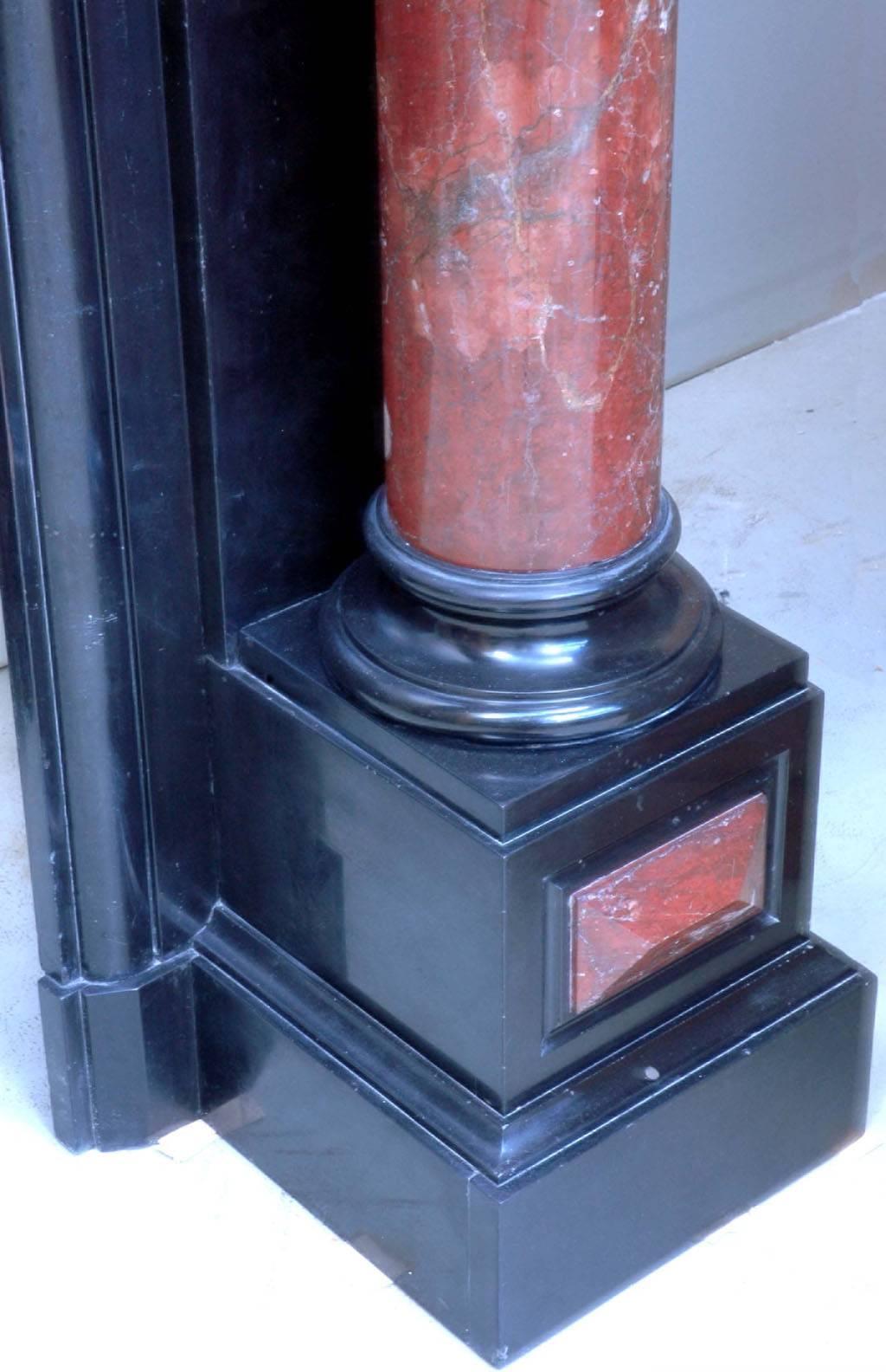 Napoleon III Style Fireplace with Columns, Black Belgian Marble and Red Marble In Good Condition For Sale In Saint Ouen, FR