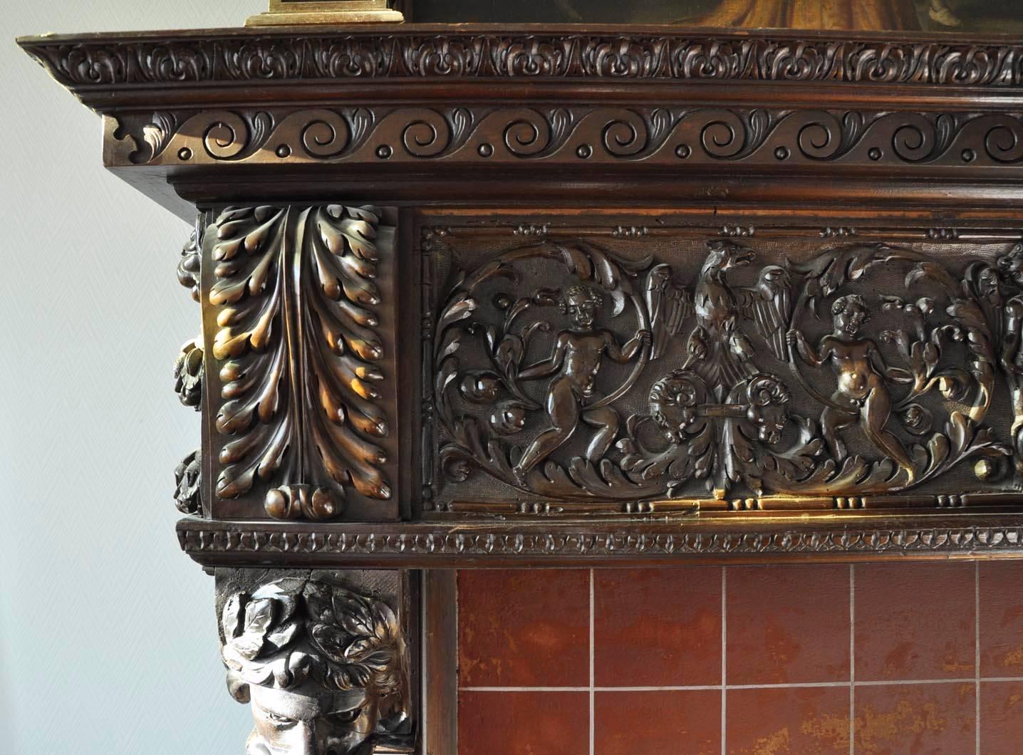 17th Century Carved Walnut Fireplace with Painting after G. Casella In Good Condition For Sale In Saint Ouen, FR
