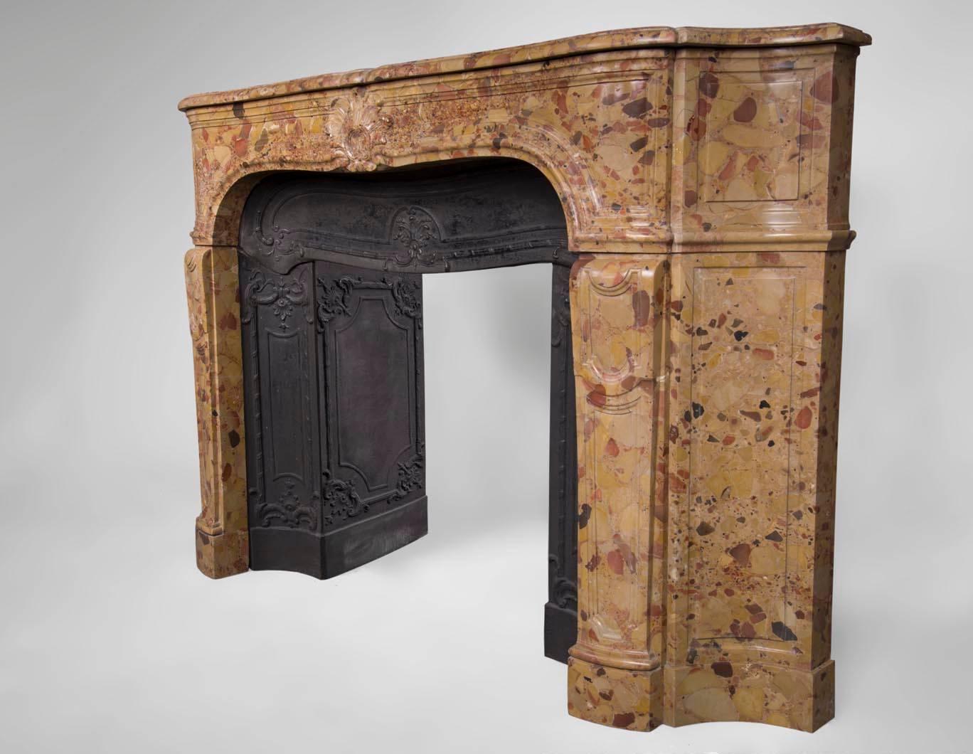 Regence Style Fireplace in Aleppo Breccia Marble, Early 19th Century In Good Condition For Sale In Saint Ouen, FR
