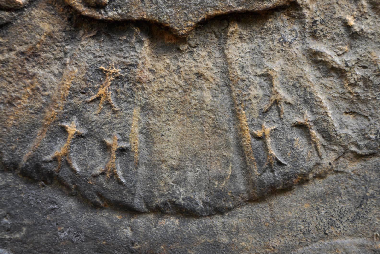 Important Antique Fireback with Jean Bouhier De Savigny Coat of Arms In Good Condition For Sale In Saint Ouen, FR