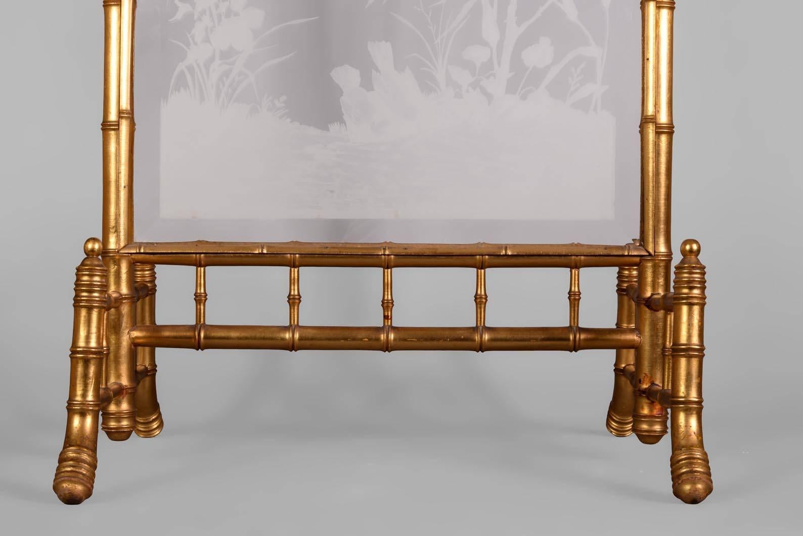 Japanese Style Fire Screen in Gilt Bronze in Imitation of Bamboo, Engraved Glass For Sale 1