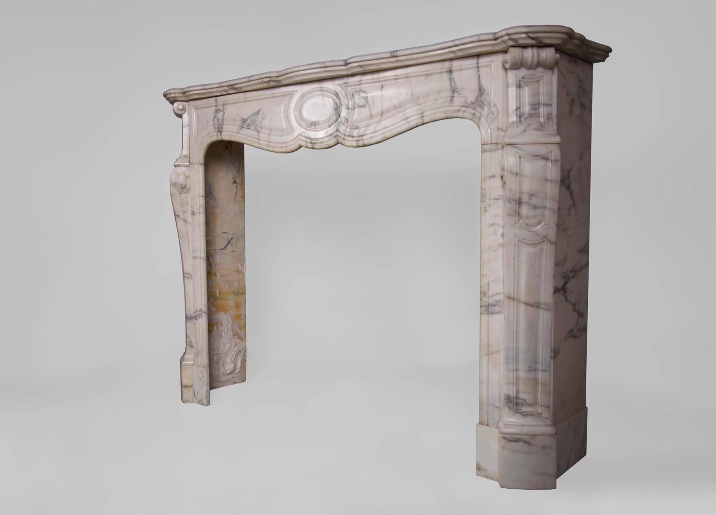 Pompadour Fireplace, Louis XV Style, in Arabescato Marble, 19th Century In Good Condition For Sale In Saint Ouen, FR