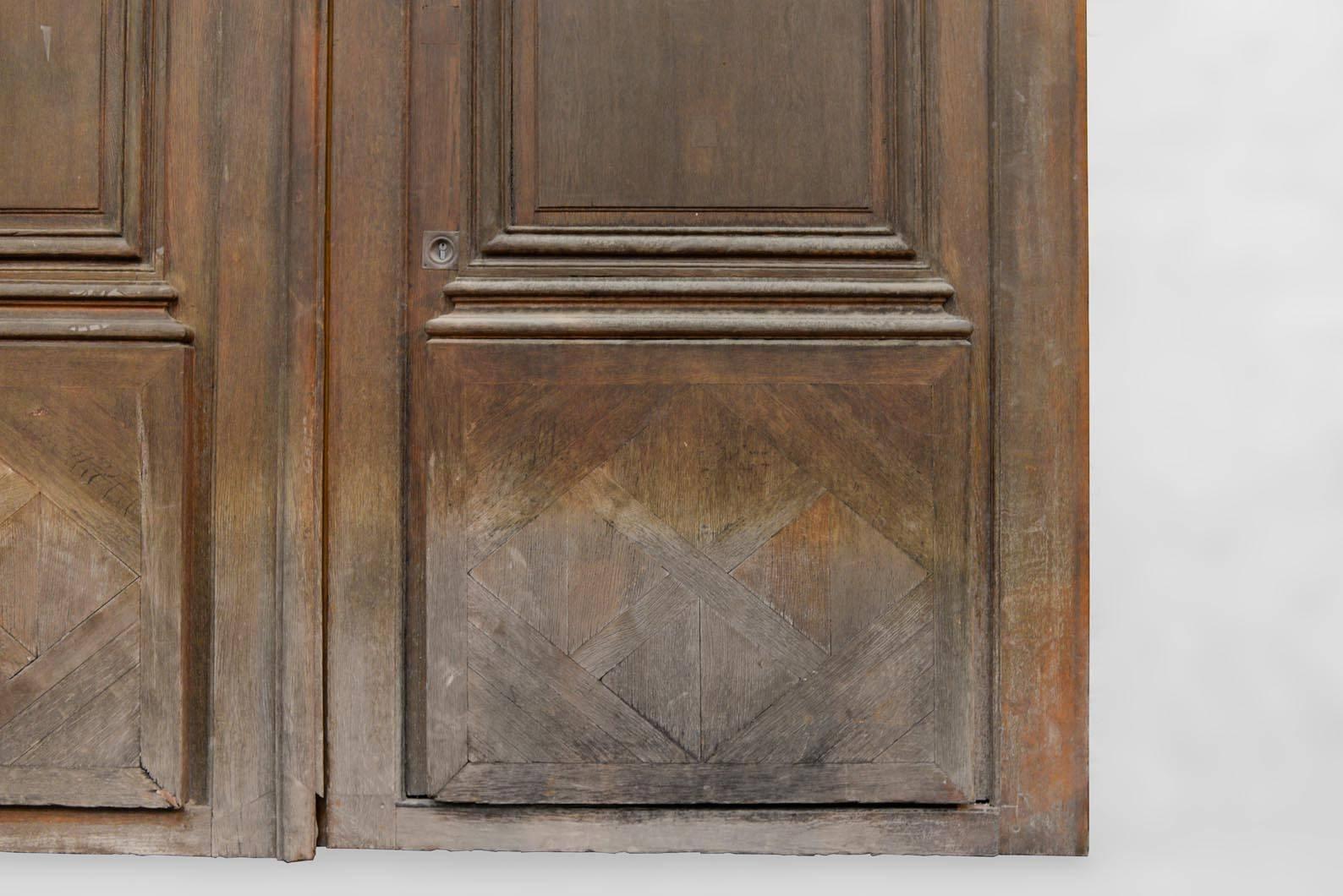 Double Door from an Haussmannian Building in Oakwood, Late 19th Century In Good Condition For Sale In Saint Ouen, FR