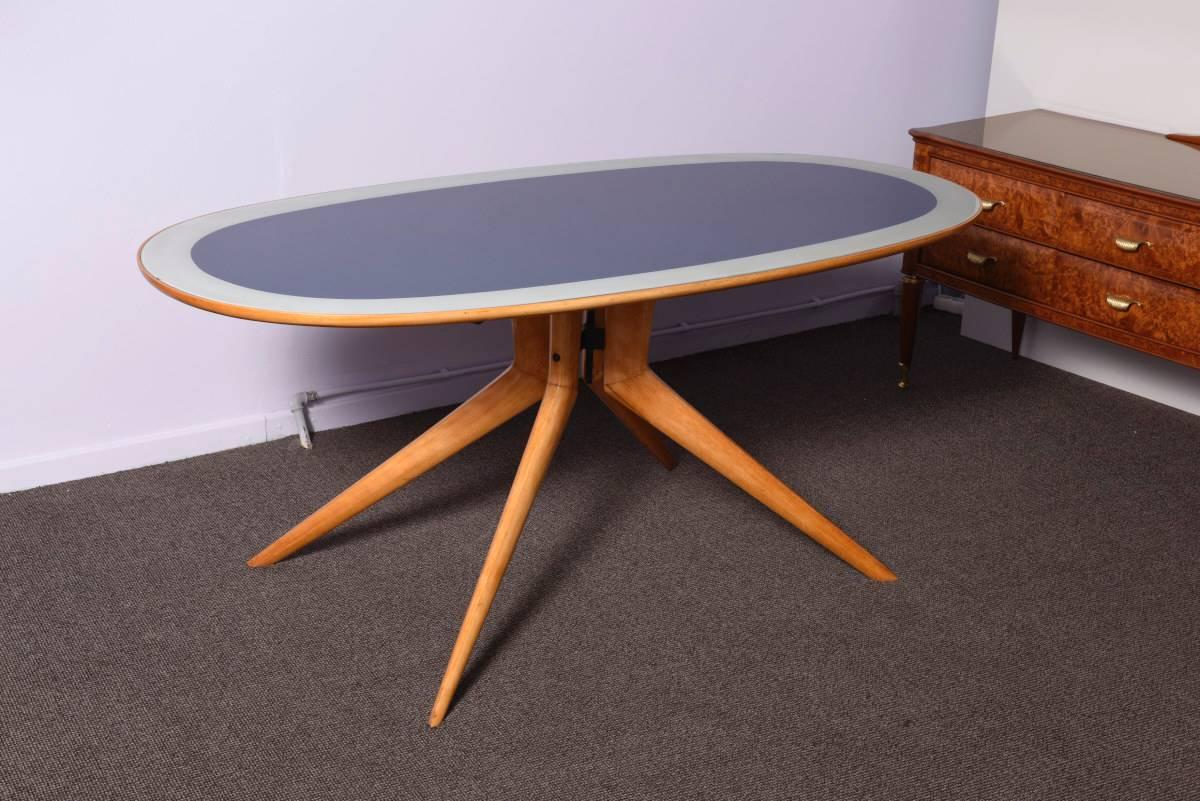 Mid-Century Modern Elegant Dining Table Attributed to Ico Parisi