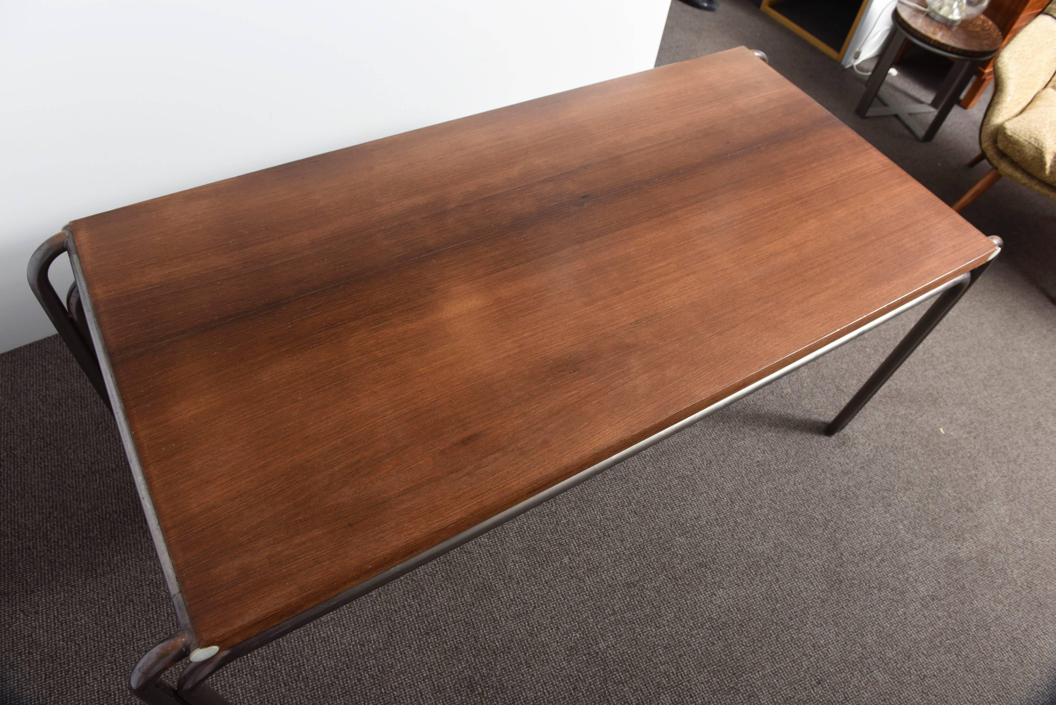 Scandinavian Desk In Excellent Condition For Sale In Brussels, BE