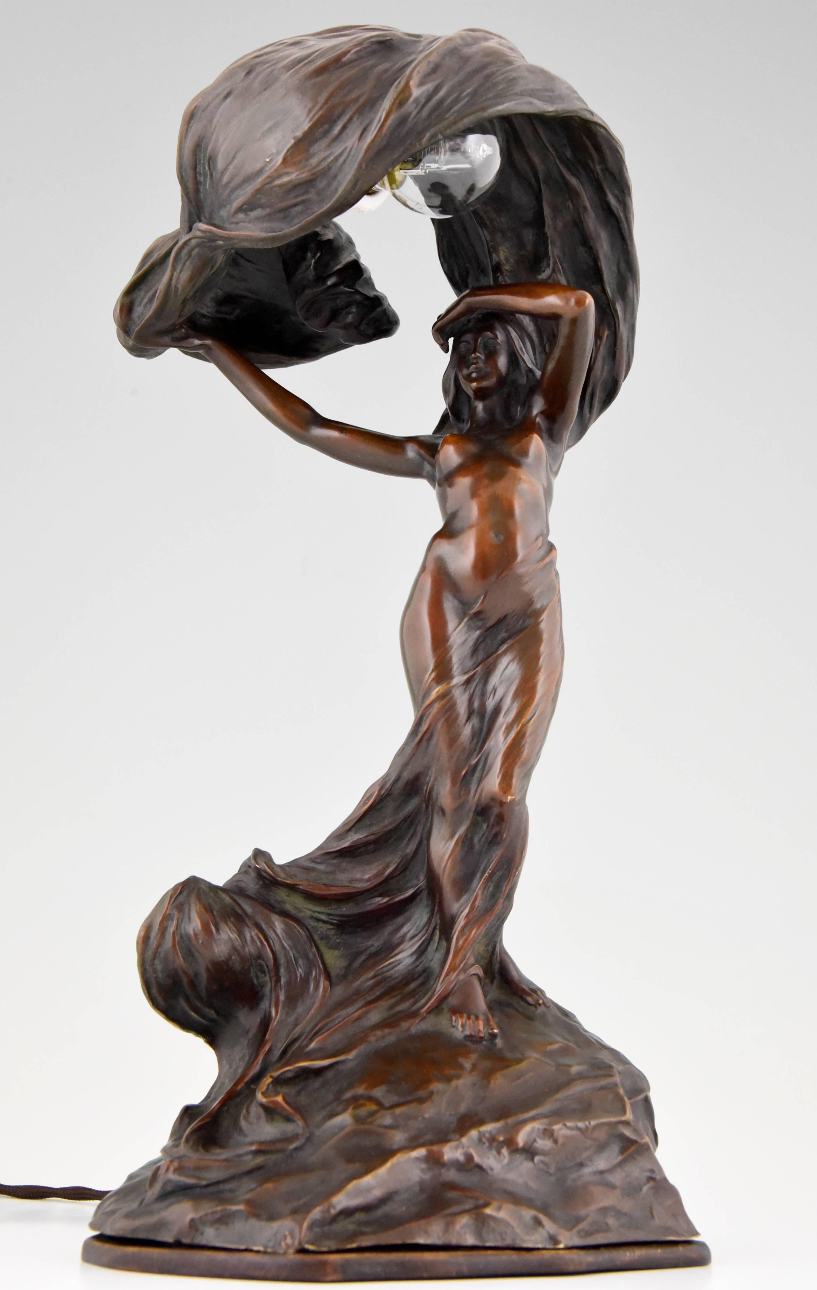 Art Nouveau Bronze Lamp Nude Loie Fuller Signed Recame, 1900 In Excellent Condition In Antwerp, BE
