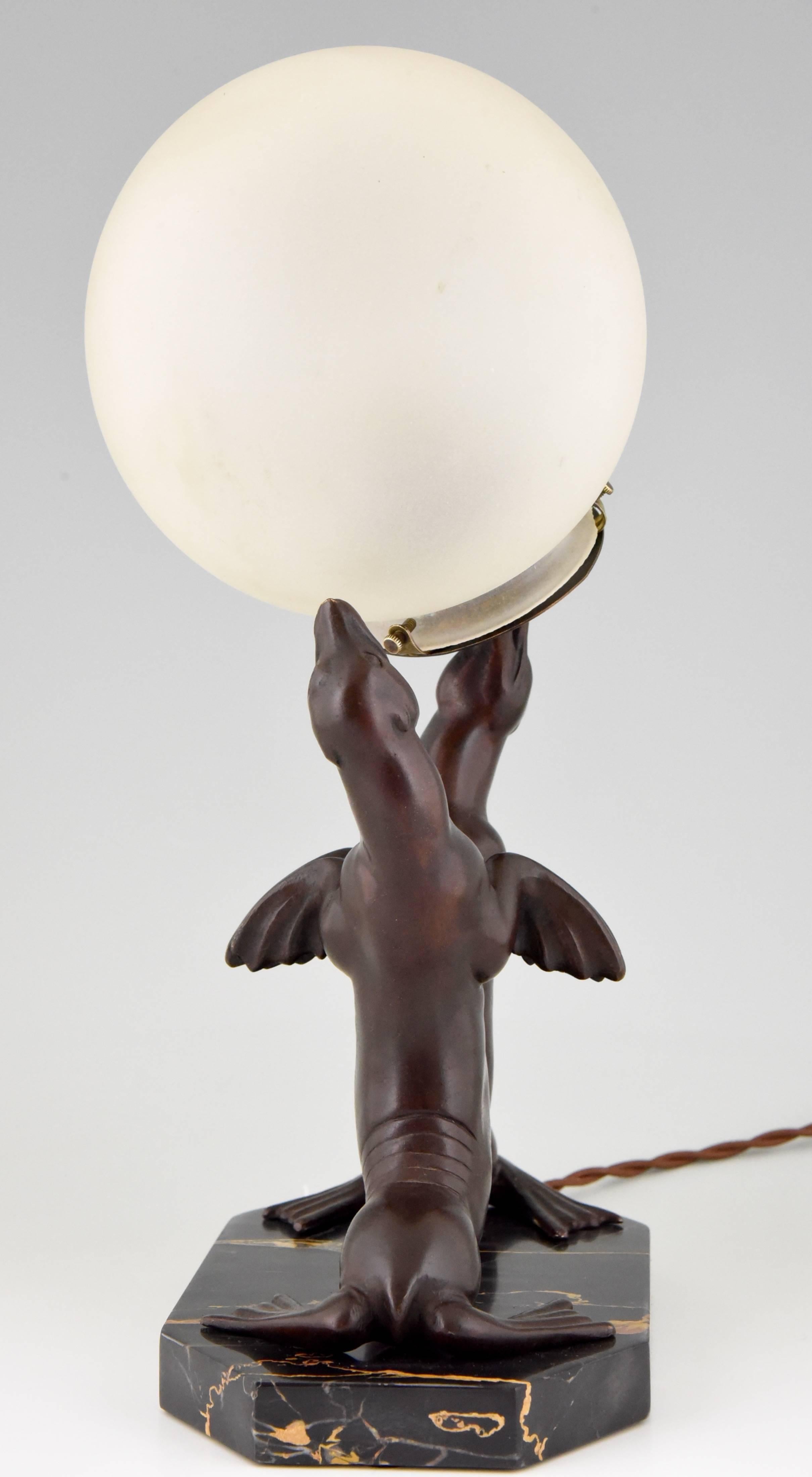 French Art Deco Seal Lamp with Glass Shade by Carvin, 1930 In Good Condition In Antwerp, BE