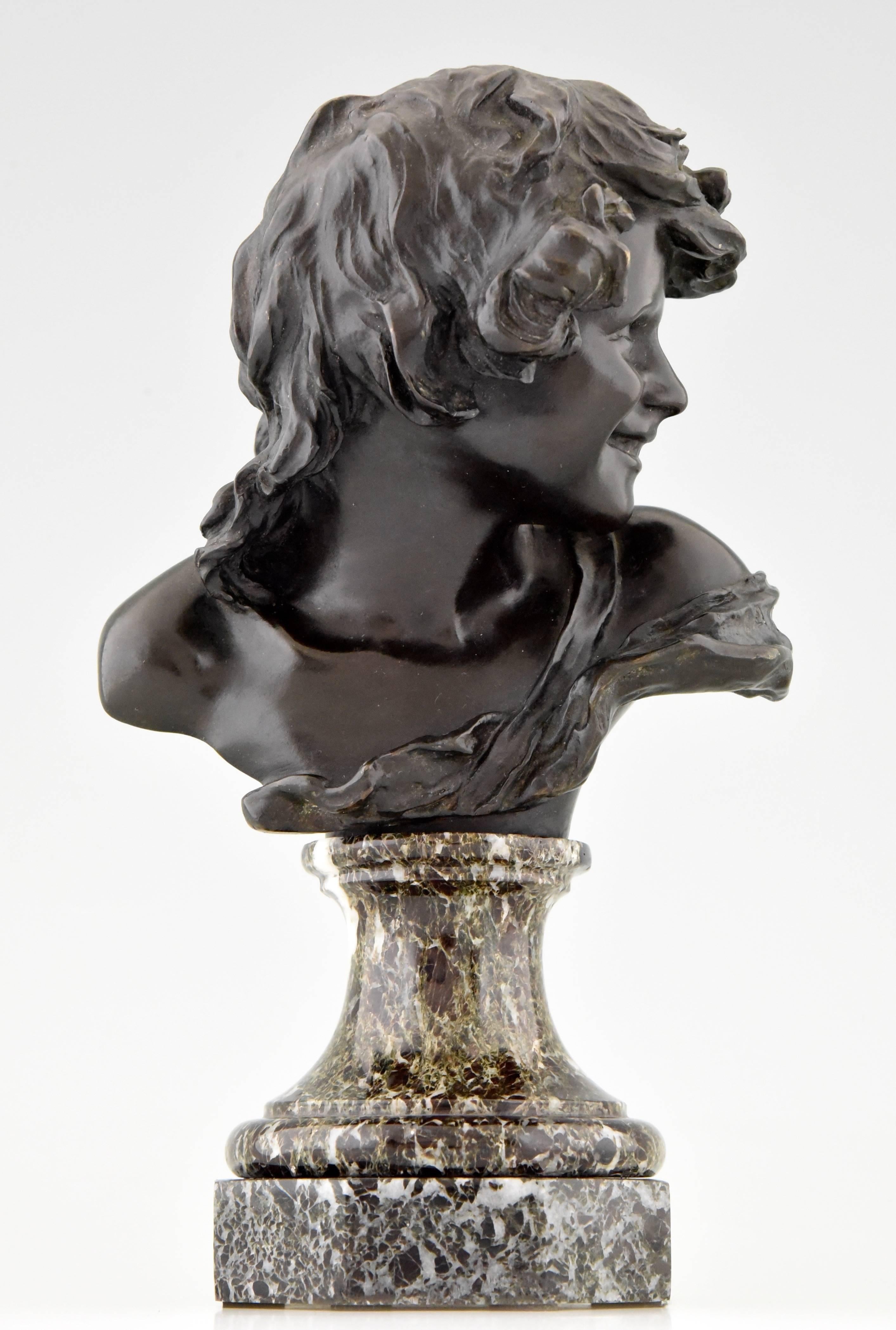 French Antique Bronze Bust of a Smiling Child by Injalbert, 1900 In Good Condition In Antwerp, BE