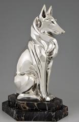 Sculpture de chien en bronze argenté Art Déco français par H. Petrilly:: 1930