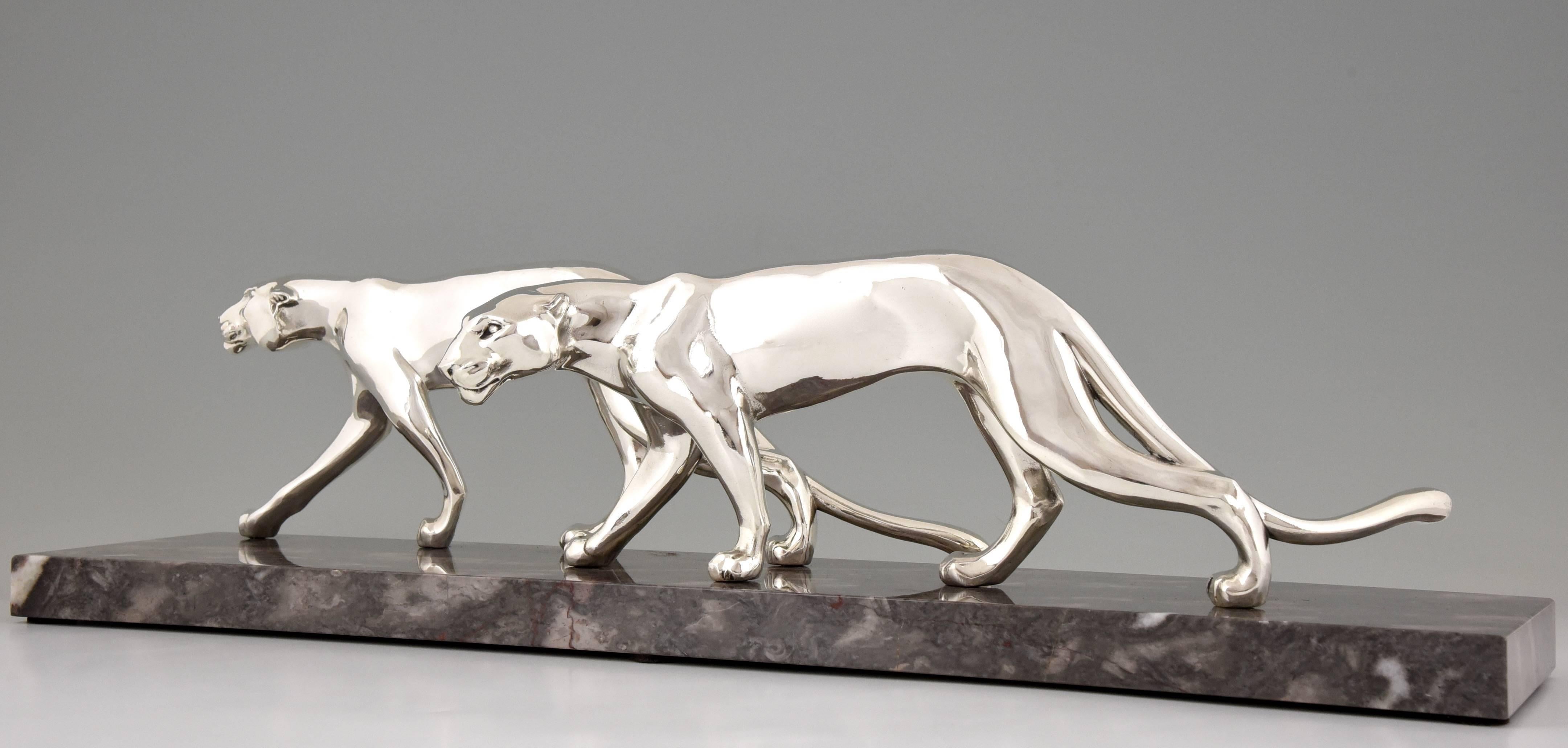 French Art Deco Silvered Panther Group by M. Font, 1930 In Excellent Condition In Antwerp, BE