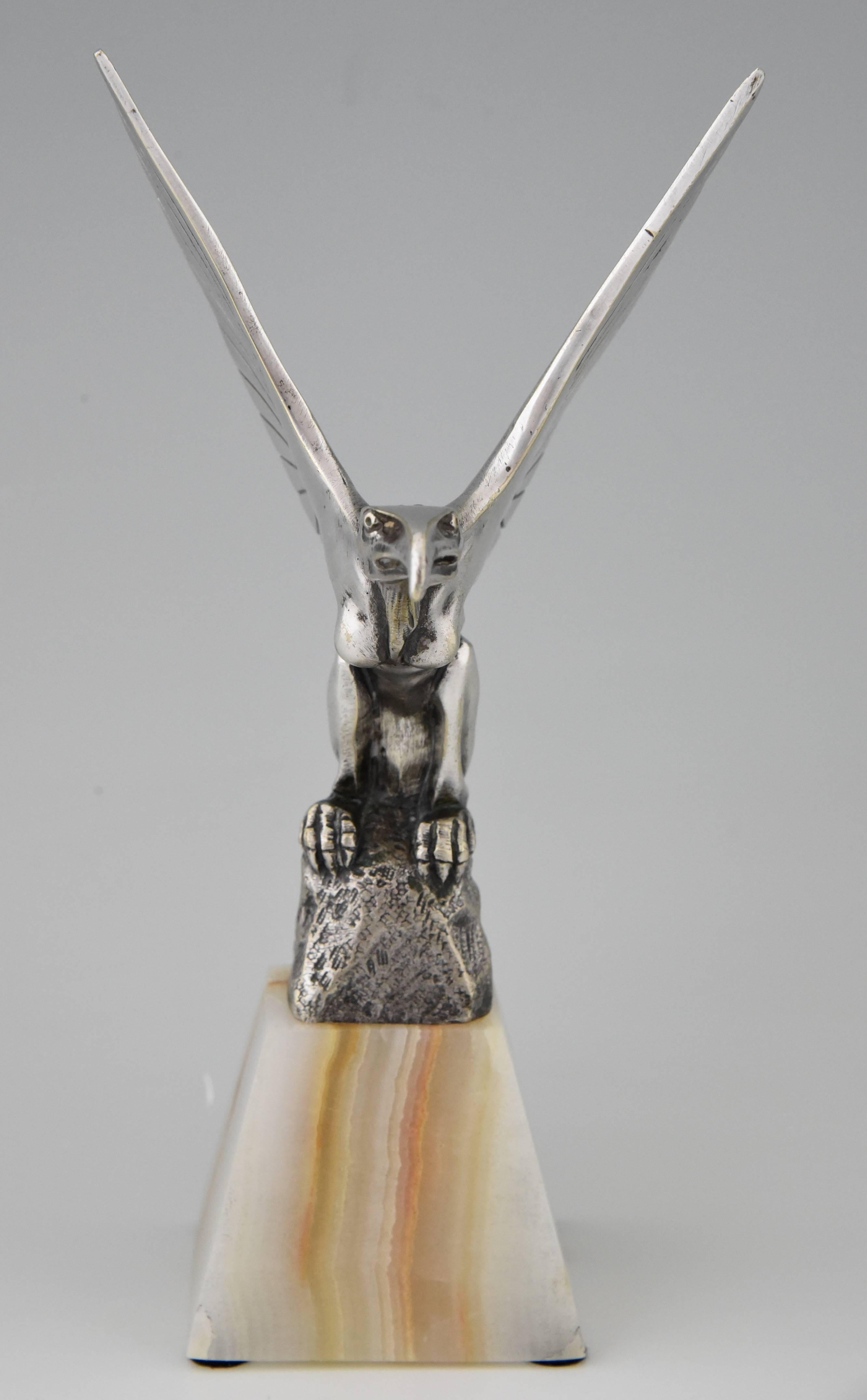 20ième siècle Mascot de voiture Art Déco en chimere en bronze argenté de G. H. Bourcart, 1920