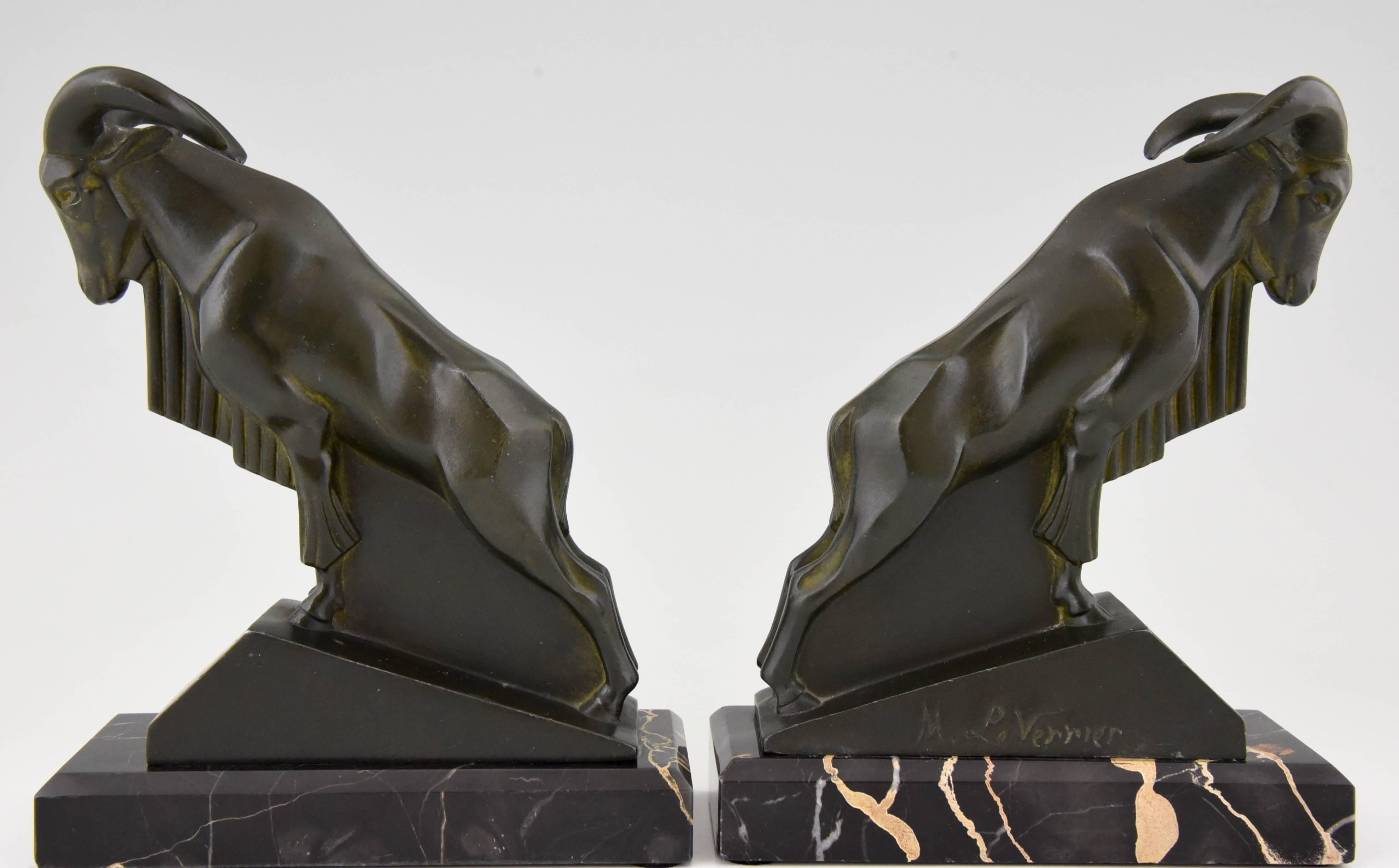 French Art Deco Ram Bookends by Max Le Verrier, 1930 In Excellent Condition In Antwerp, BE
