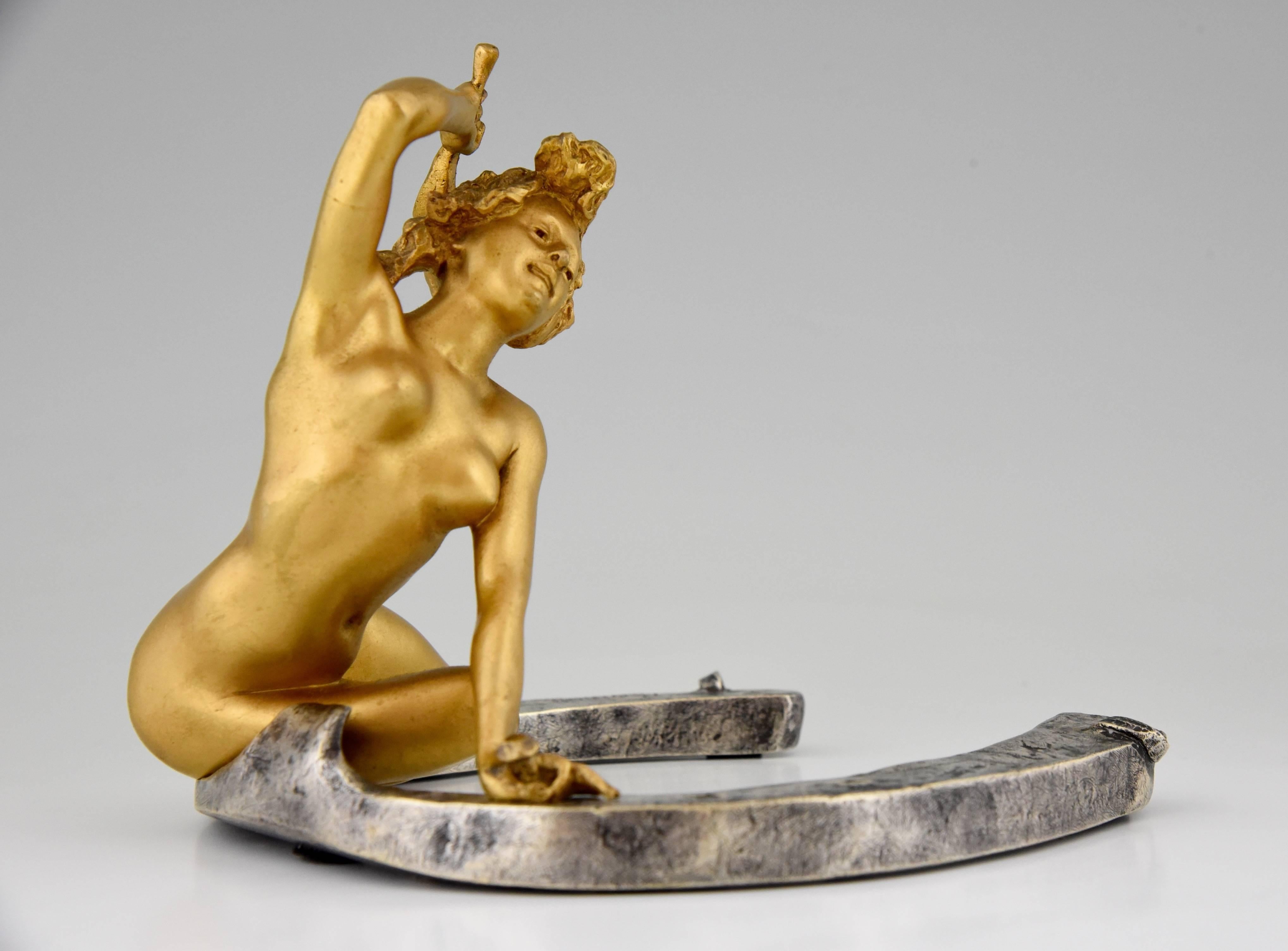 French Art Nouveau Bronze Nude on Horseshoe by G. Récipon, 1896 In Excellent Condition In Antwerp, BE