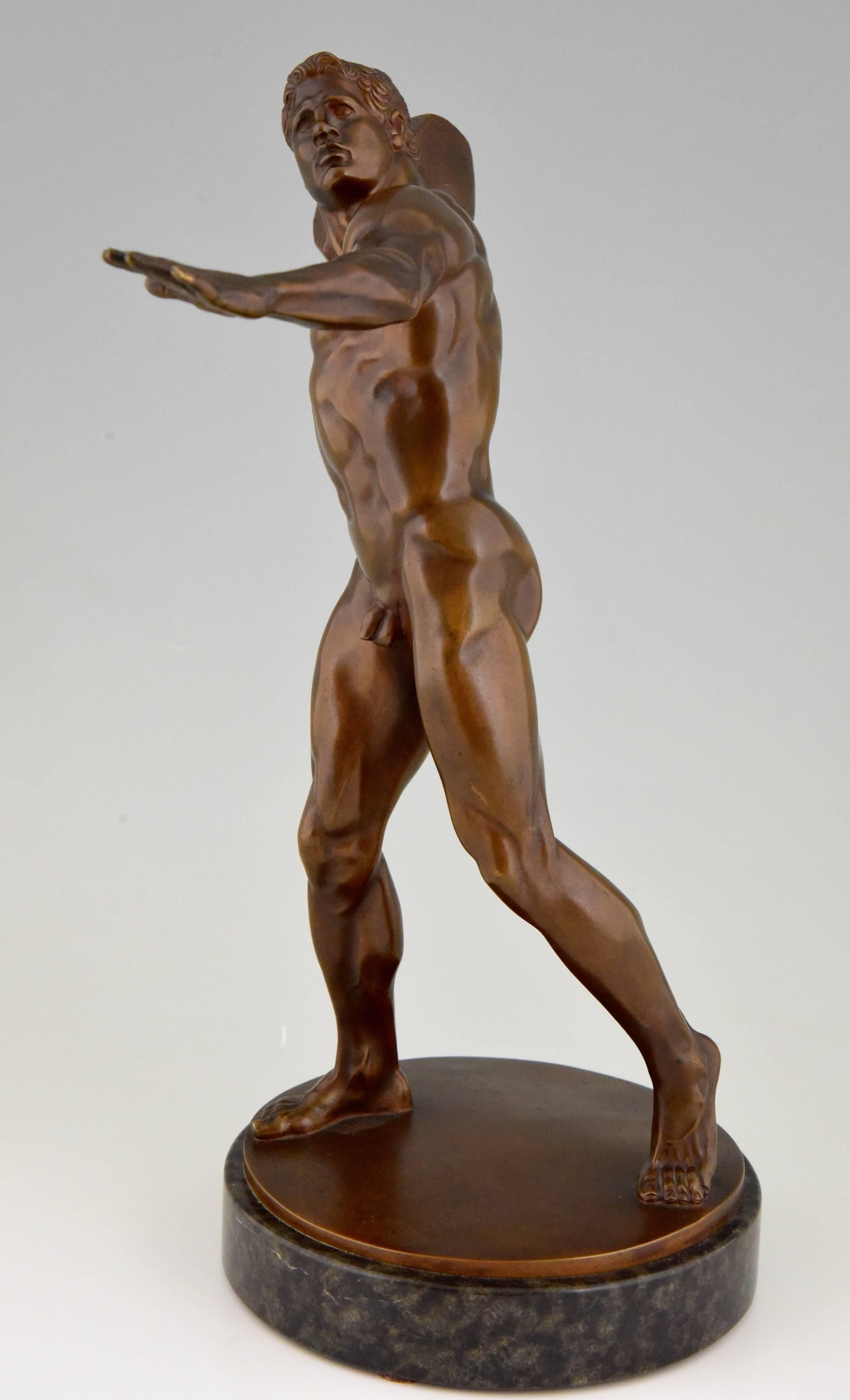 Antique Bronze Sculpture Male Nude Throwing Stone Hugo Siegwart In Good Condition In Antwerp, BE