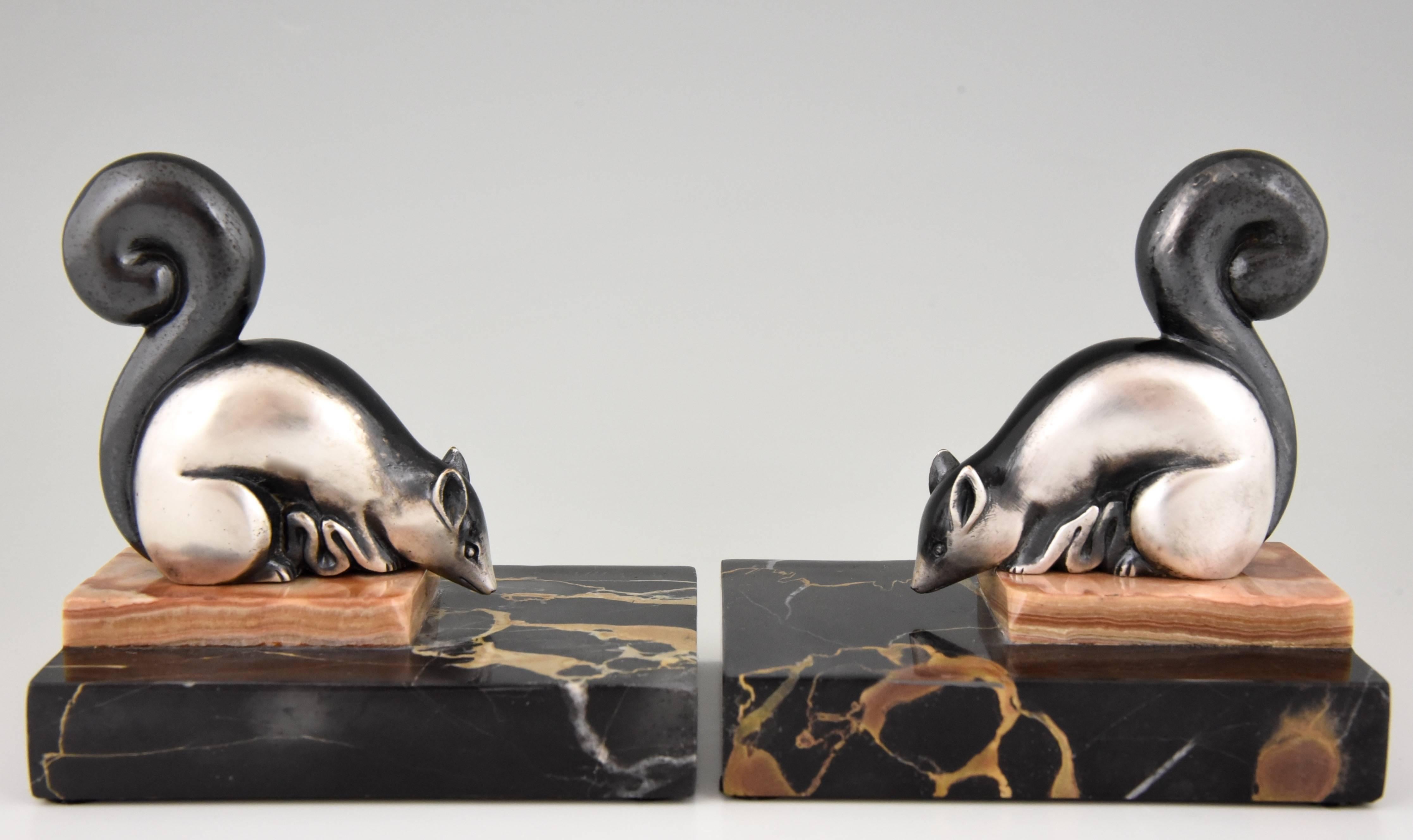 French Art Deco Bronze Squirrel Bookends by Rischmann, 1930 In Good Condition In Antwerp, BE