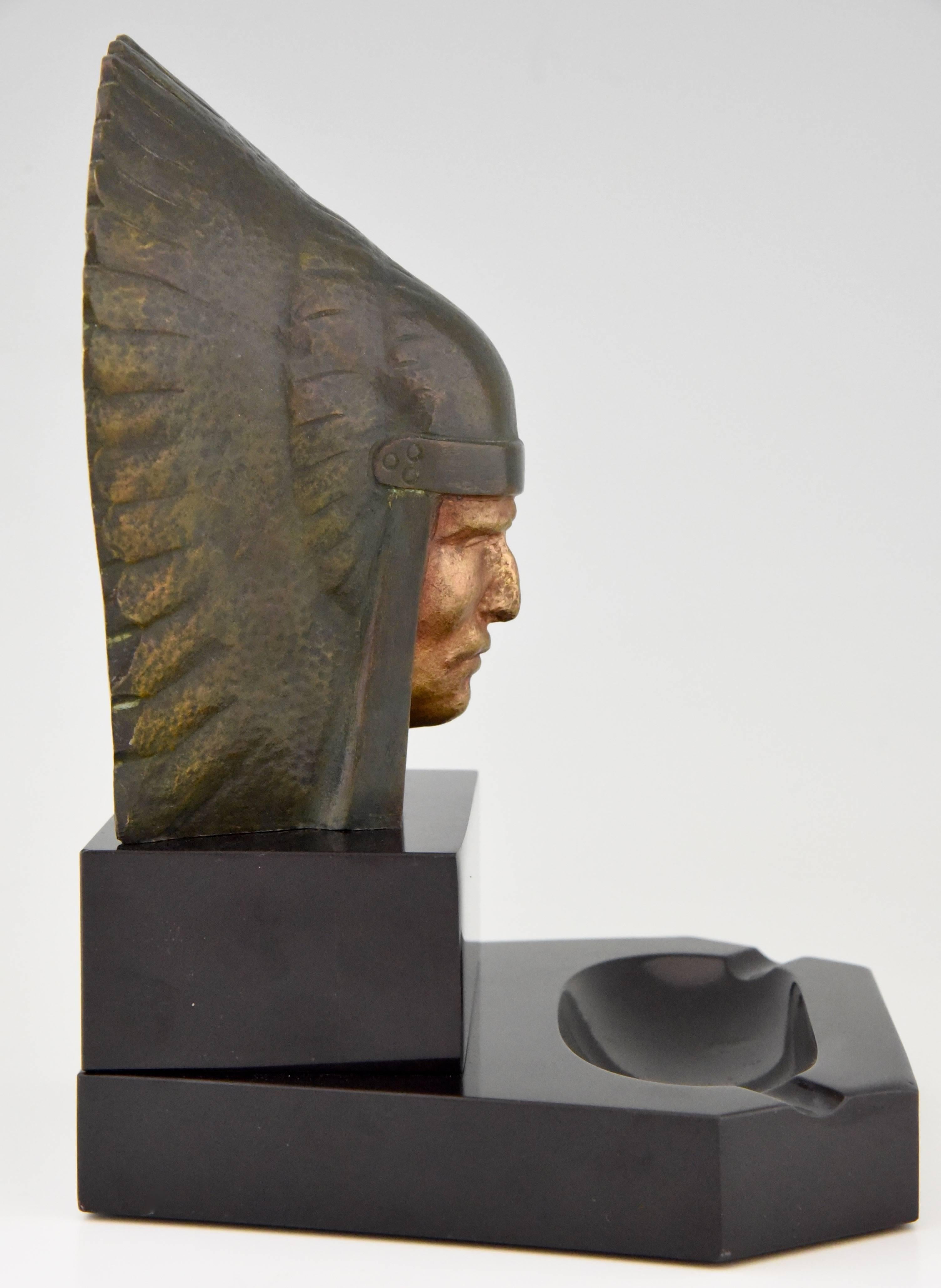 Patinated French Art Deco Bronze Ashtray with Indian Bust by Georges Garreau, 1930