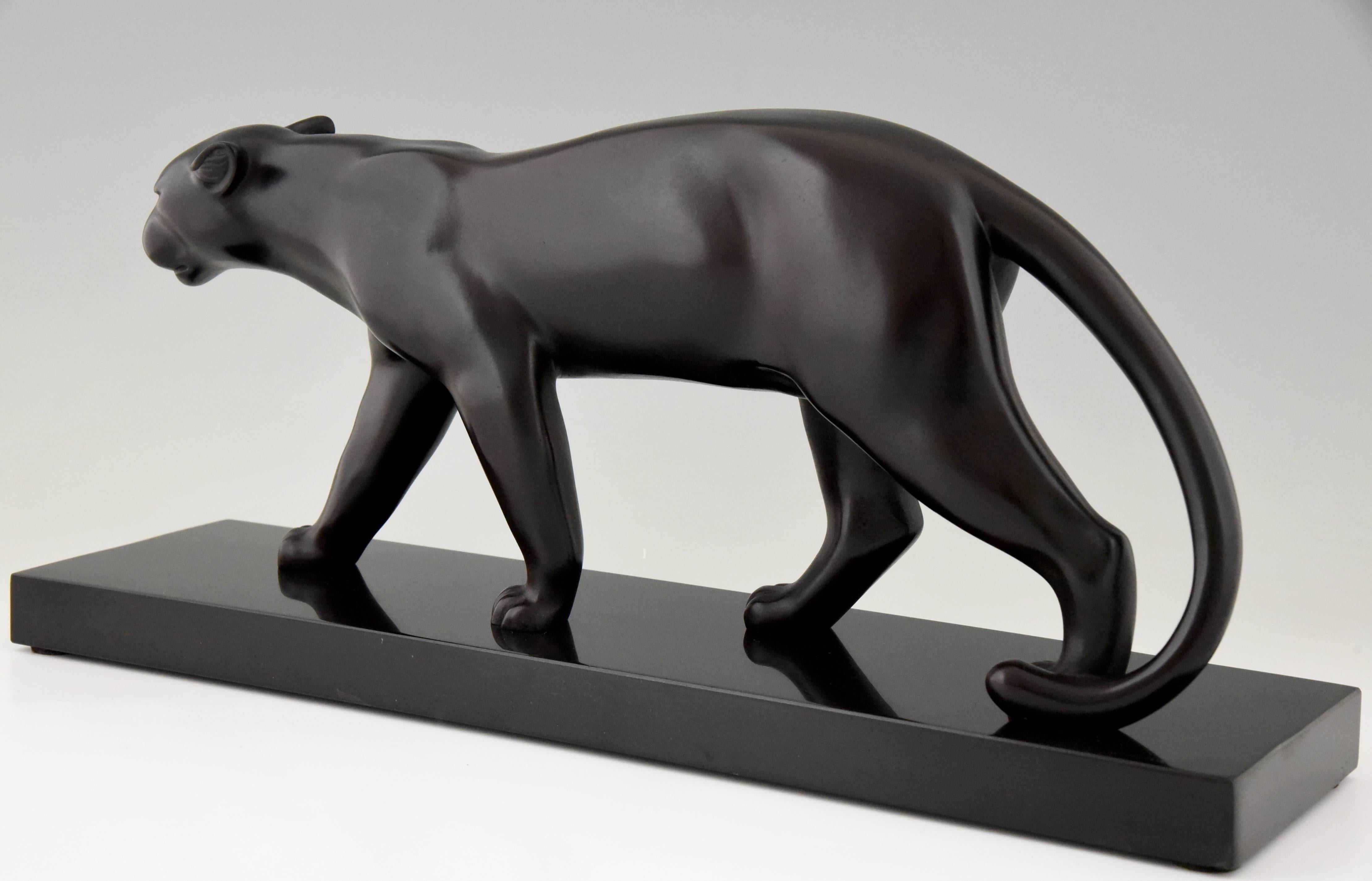 French Art Deco Bronze Panther Sculpture by Bracquemond, Etling Foundry, 1930 In Excellent Condition In Antwerp, BE