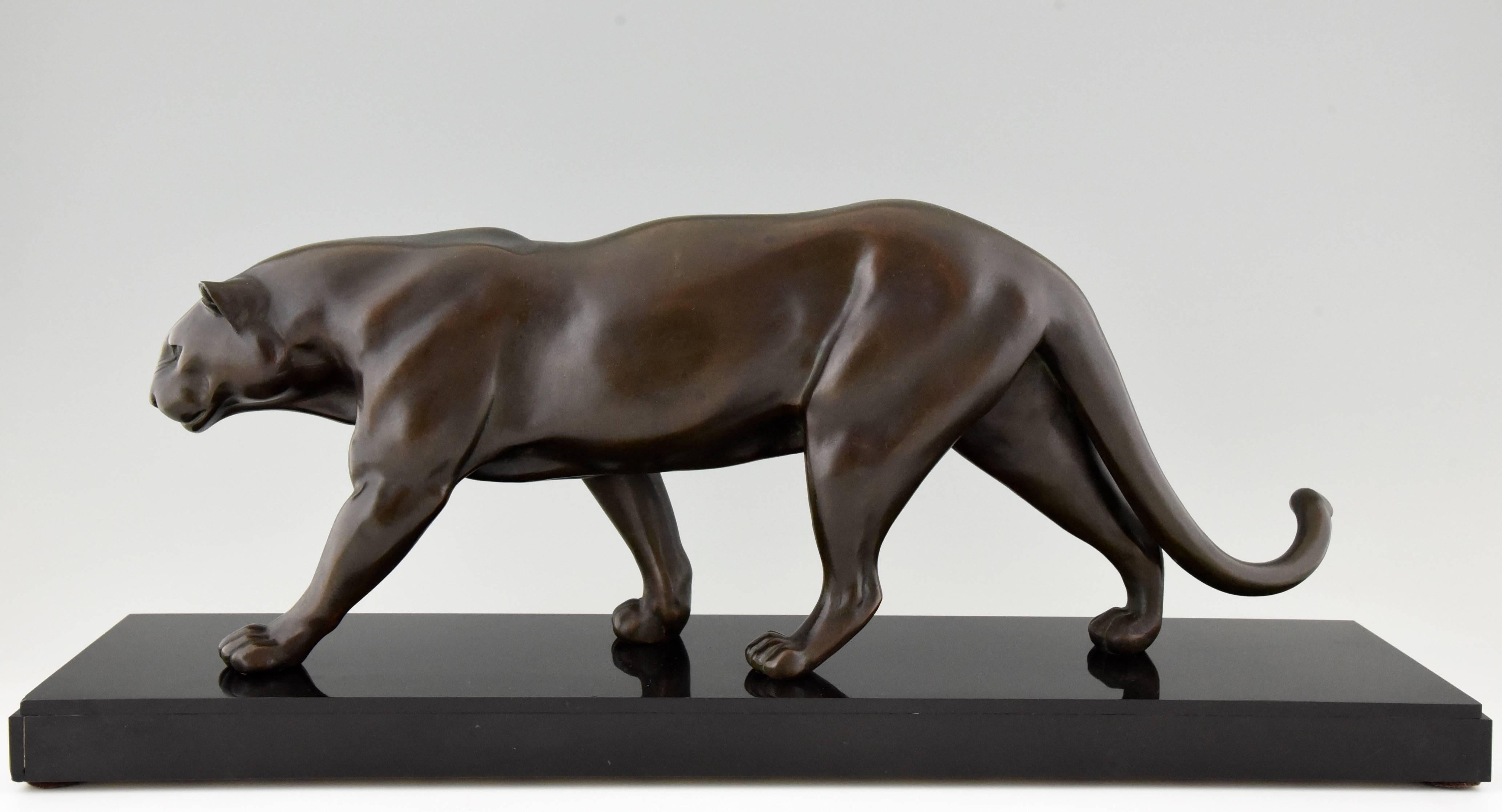 Art déco Sculpture Art Déco française d'une panthère signée Rulas:: 1930