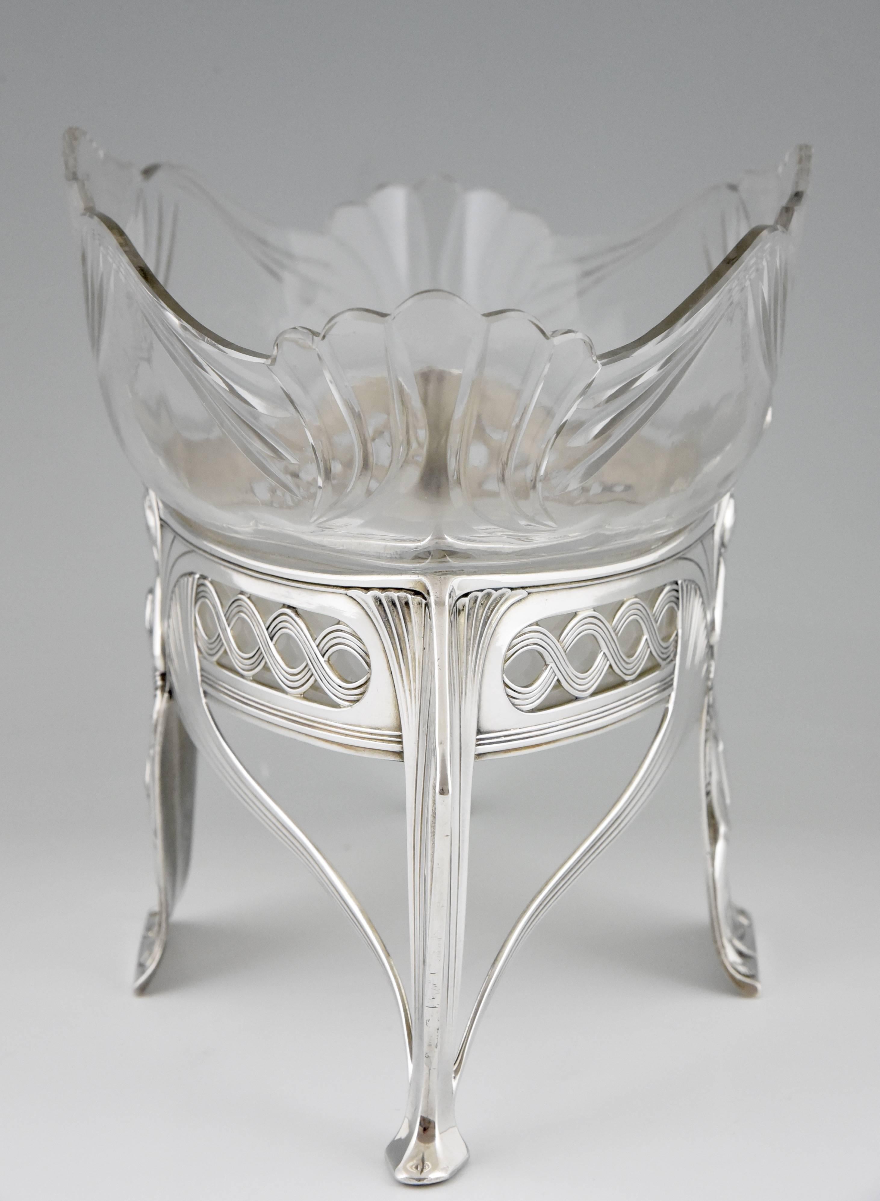 Art Nouveau Silvered Flower Dish with Couple by WMF, 1906 In Excellent Condition In Antwerp, BE